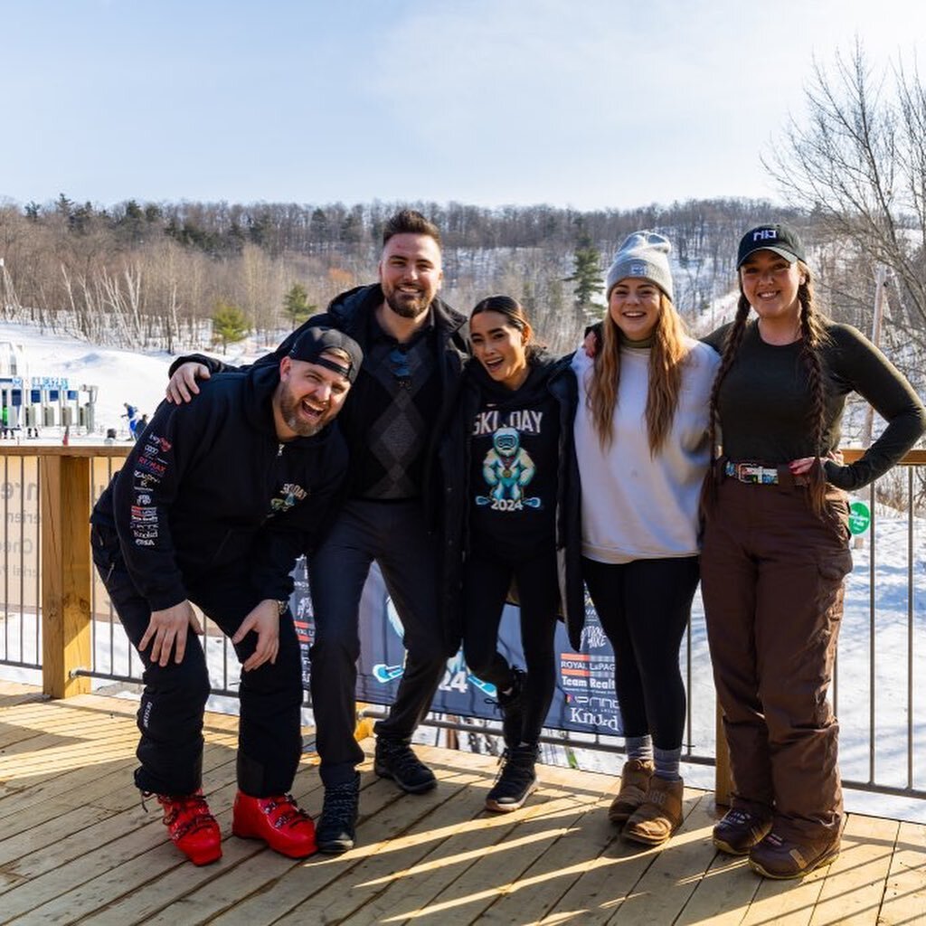 The team had an absolutely amazing time last week at the Real Estate 2.0 ski day! What an amazing way to bring together the Ottawa real estate community and enjoy the last little bit of the winter season. 

#ottawarealtor #ottawarealestate #realestat