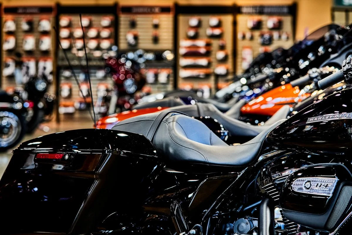 Harley Davidson motorcycle in a commercial inside the room with beautiful leather as well heavy steel and accessories by torsten glaenzel photography