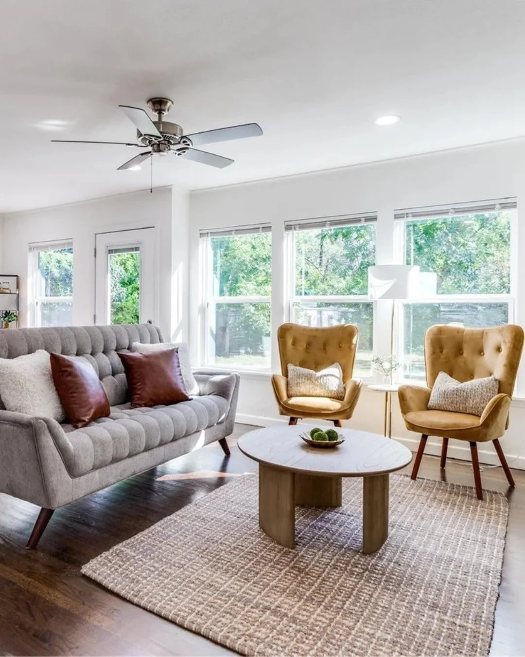 Is it just me, or can you actually feel the vitamin D in this room? ☀️
We&rsquo;re hitting that mid-February stretch where we&rsquo;re all chasing the sun. This living room design was curated to catch every ounce of that coming spring light. 
As a ho