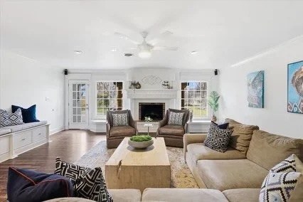 Tall, white walls are a stunning design asset, elevating homes with an airy, high-end gallery feel that so many buyers crave. ✨

My goal with staging these spaces is to take layer in a sense of home into the gallery-like sophistication, bringing the 