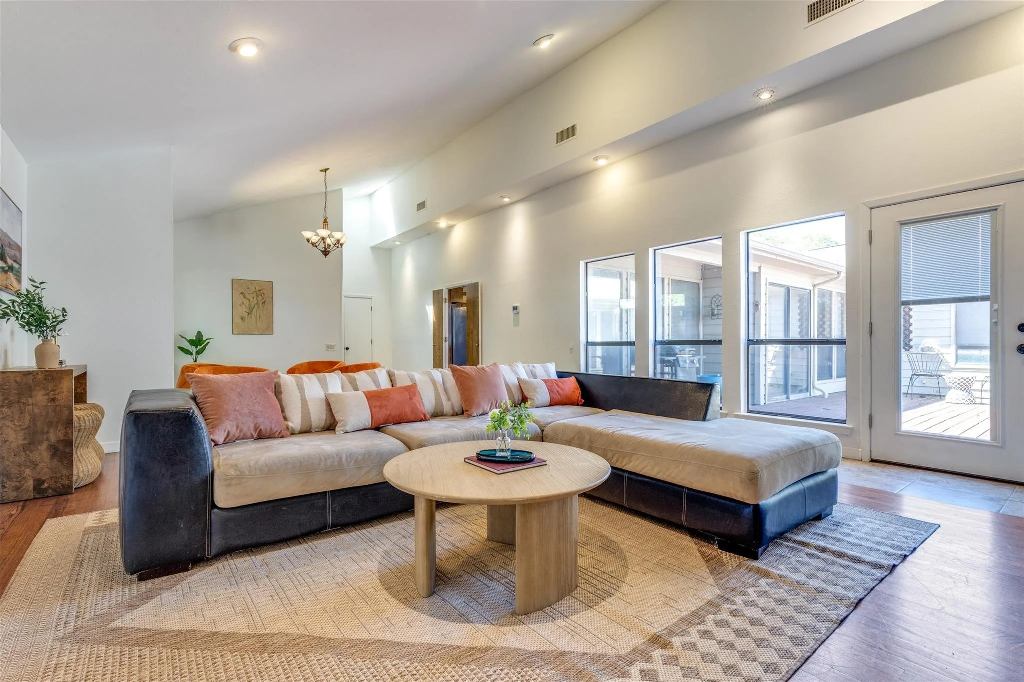 6515 Wrenwood 2.jpeg