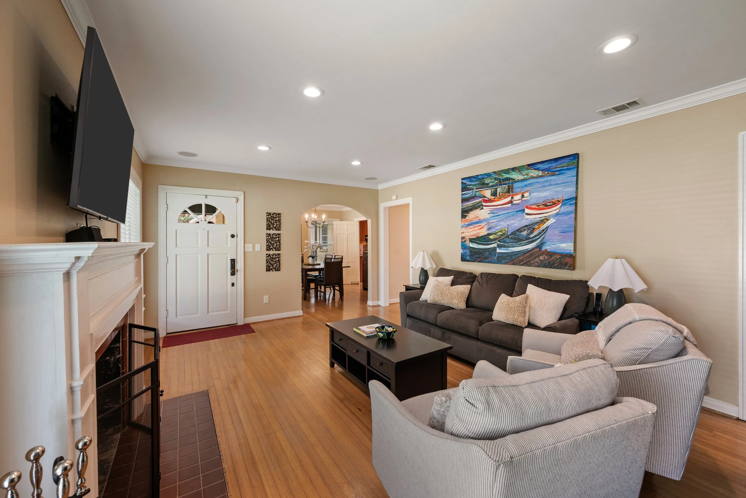 6032 Kenwood Ave-010.jpg