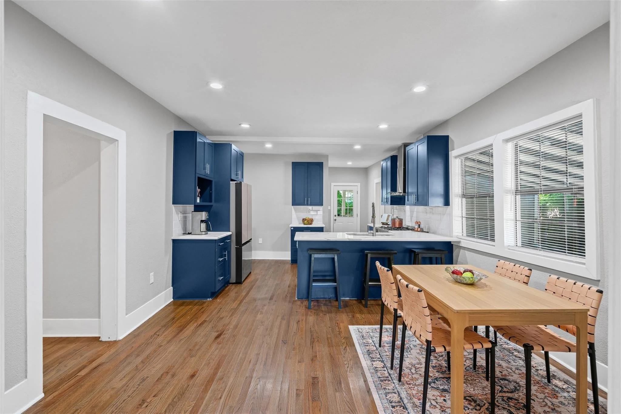 1217 Hawthorne 3.jpeg