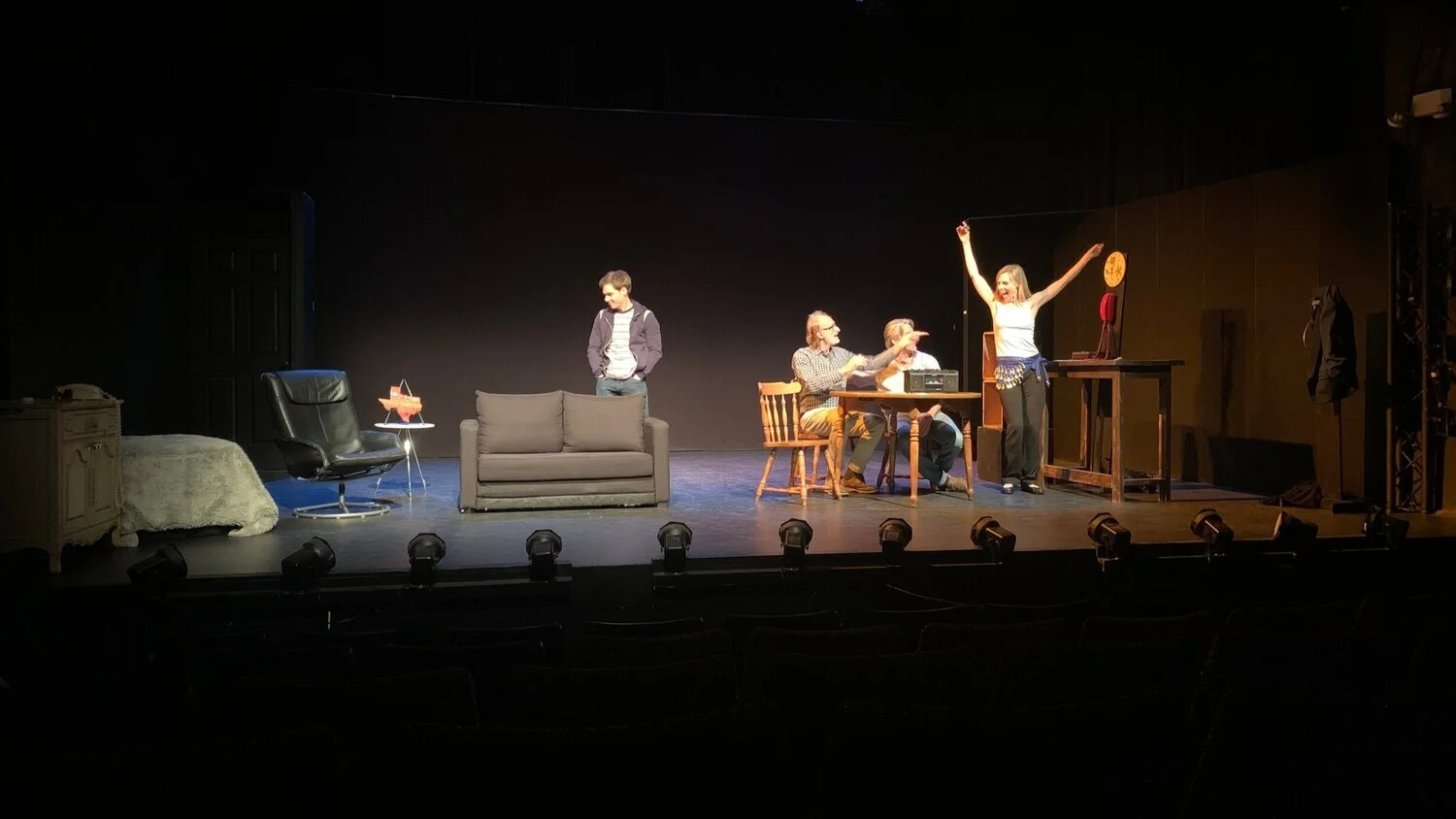 Joe Nelms Writer – Burning House Play Live 1