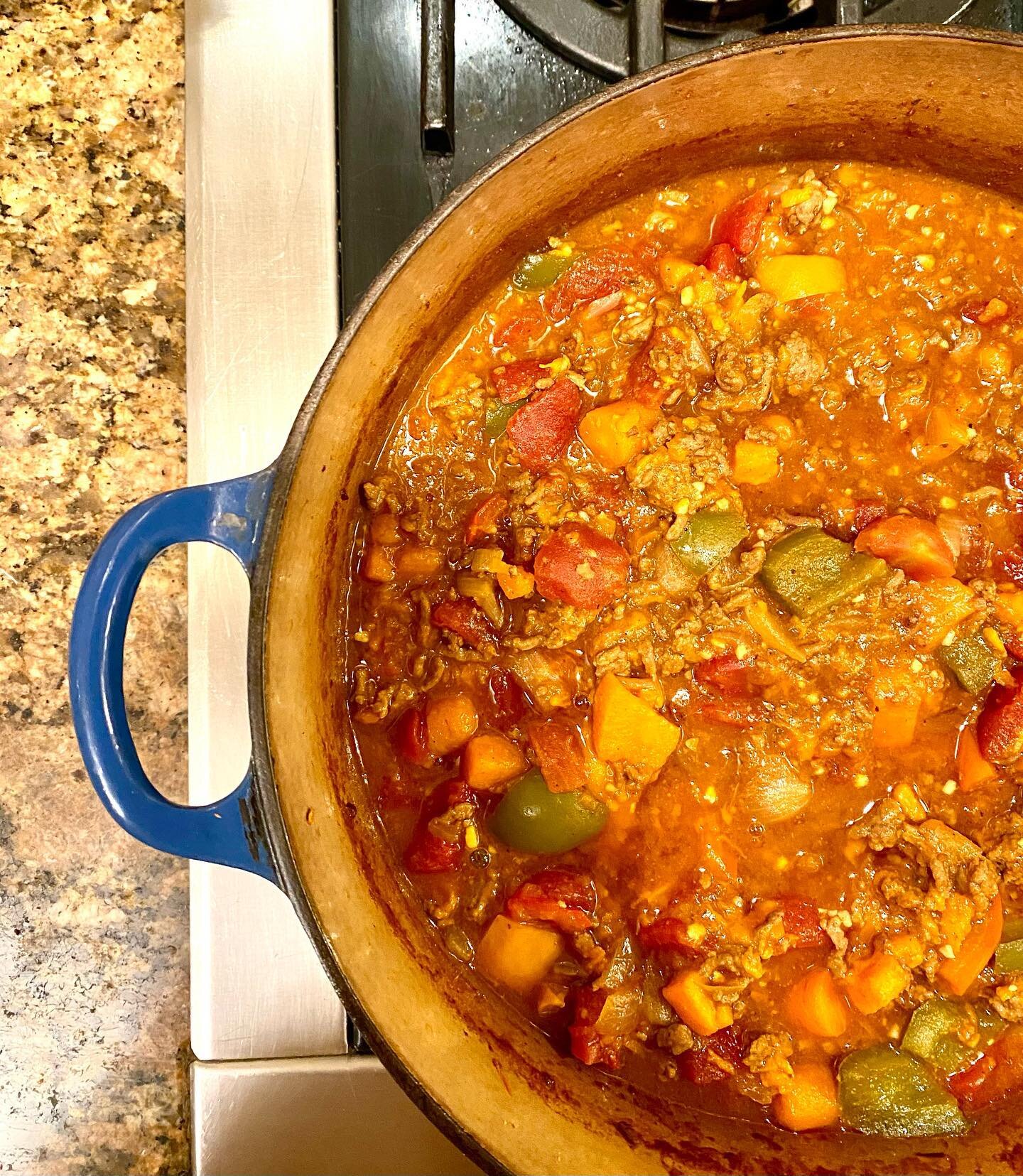 Good Eatz with Z is launching meal prep and dinner orders! 

Tried of take out but don&rsquo;t want to cook? We got you covered!
DM for inquiry.

Photo Featured: Vegetable Beef Chili
&bull;whole 30 approved ✔️
&bull;perfect for dinner and then leftov