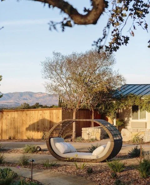 A change in season, a shift in pace, a place made for slowing down. Autumn has arrived @hotelynezsyv 🍂