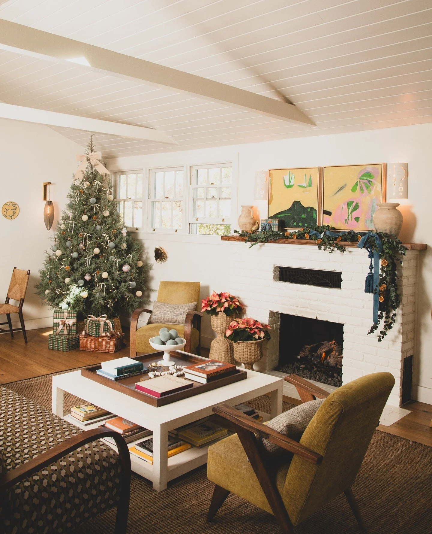 ⁠Halls &mdash; decked. Your holiday hideaway awaits ⋆˙⟡ ⁠
⁠
.⁠
.⁠
.⁠
⁠
Photos: @jenjoi