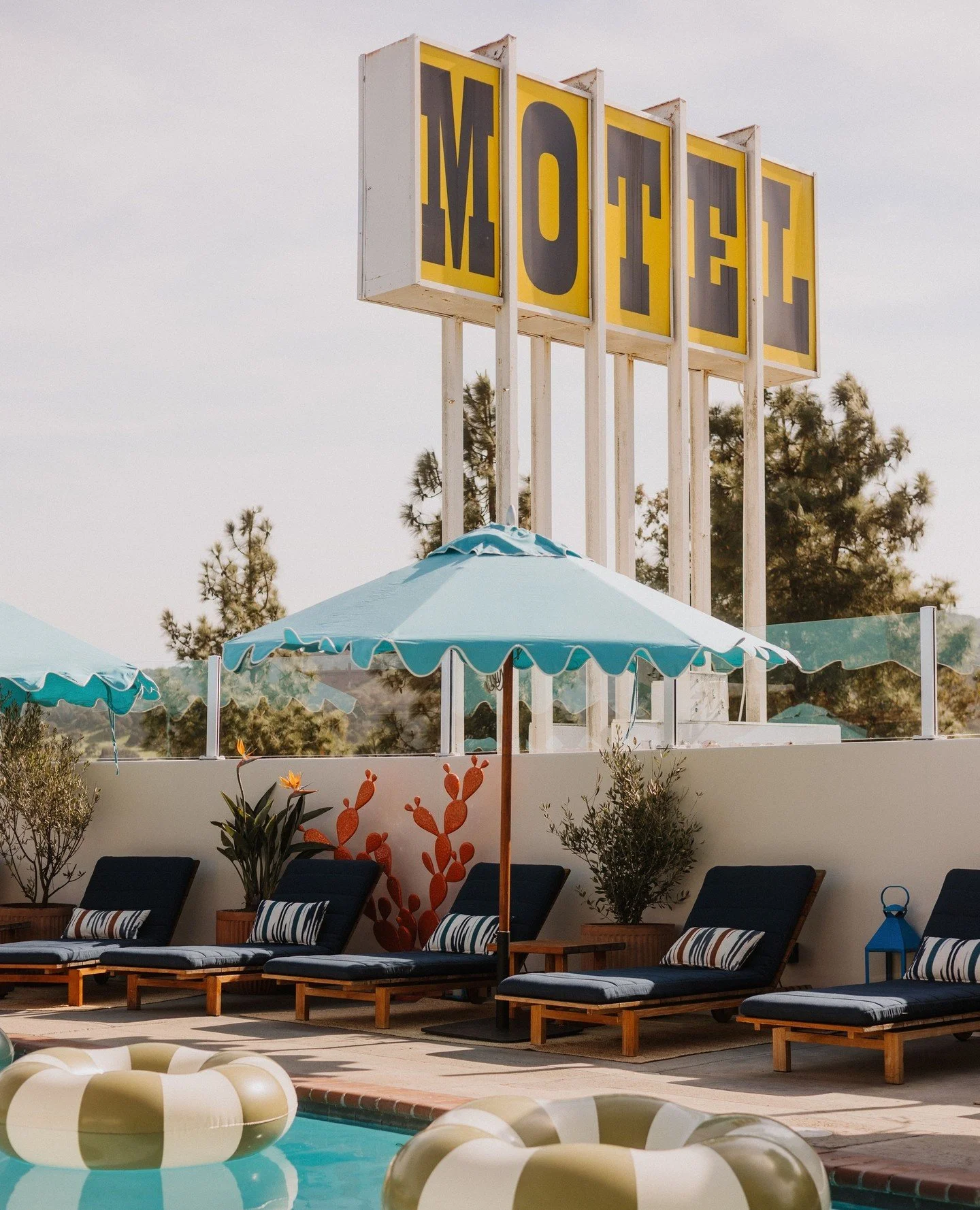 Recent refresh for the @skyviewlosalamos pool deck, designed by Deco.⁠
⁠
A subtle shift that makes all the difference&mdash;new textures, more color, same effortless style. Just in time for longer days, best spent lounging poolside ☀️⁠
⁠
.⁠
.⁠
.⁠
⁠
P