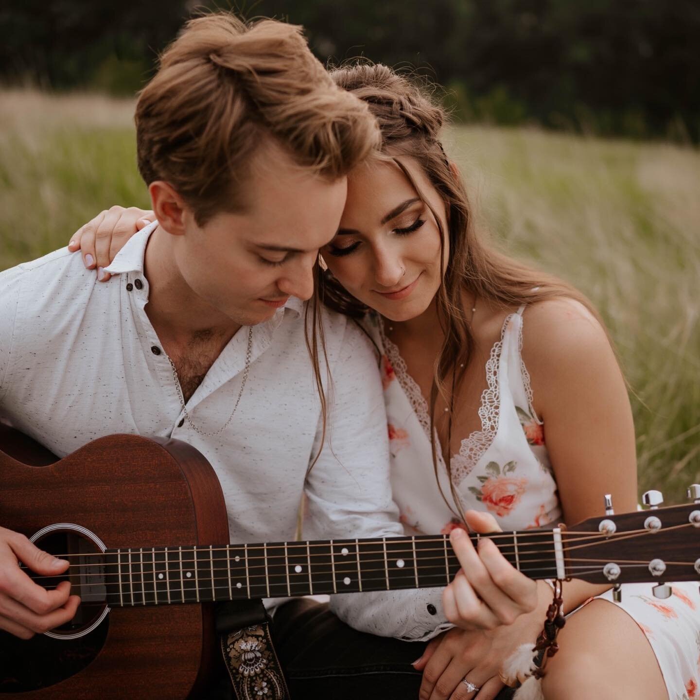 Nick and Willow came to me with their idea of incorporating their love language into their session. If you can&rsquo;t tell what it is&hellip;.. it&rsquo;s music. 

Yes, yes I know, that&rsquo;s not a technical love language. But for these two, you c
