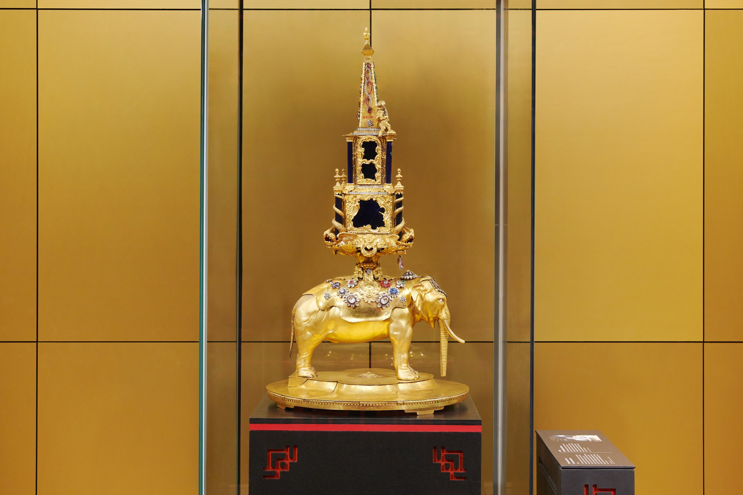 3. 铜镀金象驮水法表 Gilt-metal zimingzhong Zimingzhong 凝时聚珍 Clockwork Treasures from China’s Forbidden City at the Science Museum © Science Museum Group.jpeg