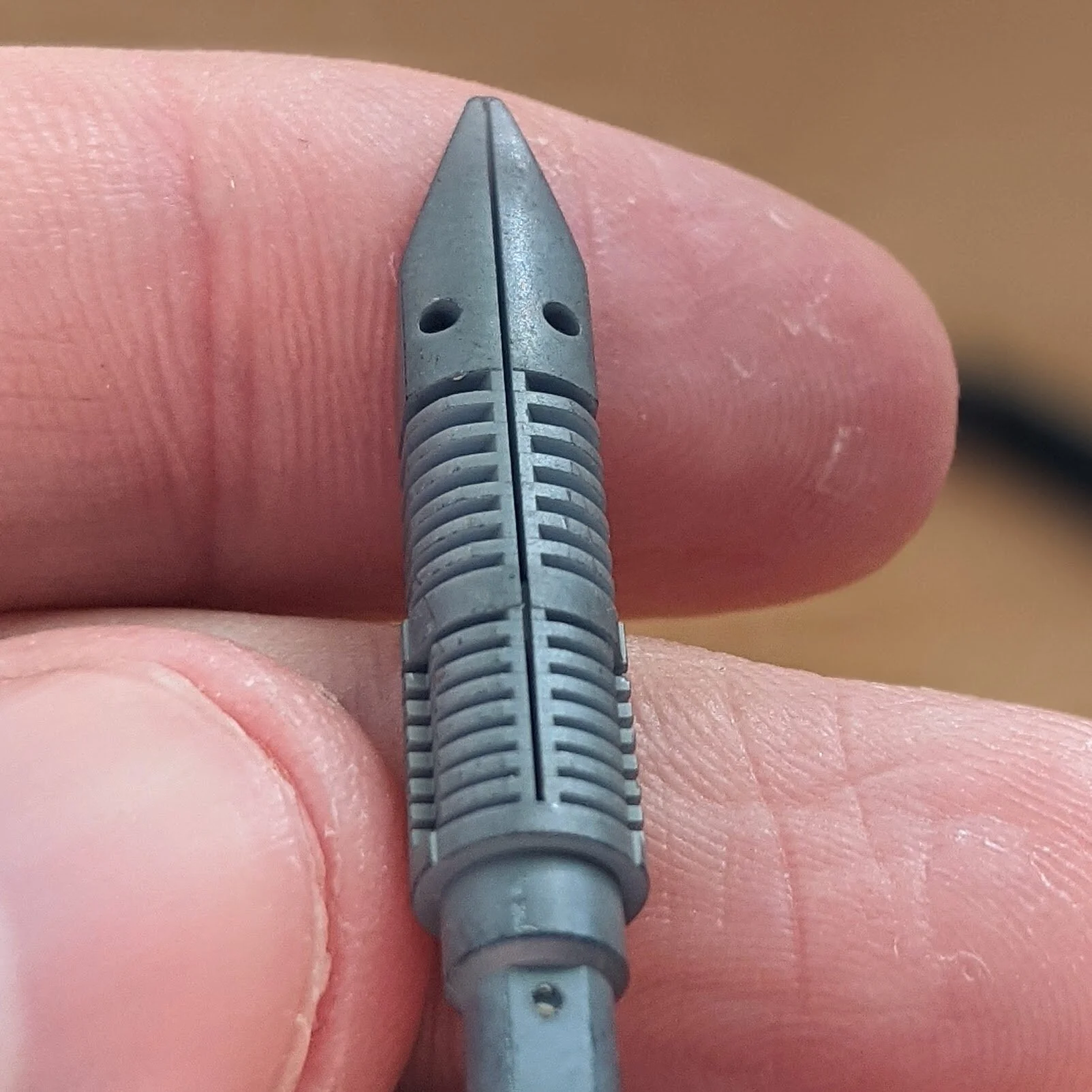 Here is an example of a regular thermoplastic feed from that Pilot CH 742 with an FA nib. This feed does not keep up as well as the Flexible Nib Factory feed.