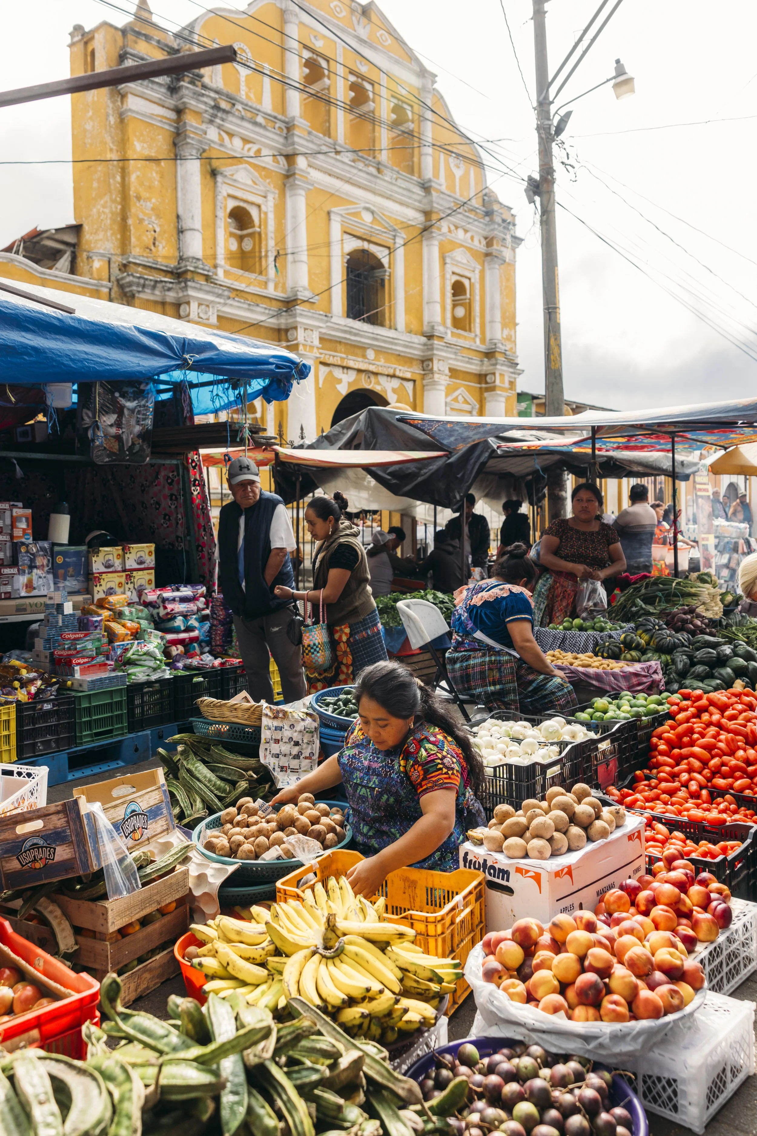 Flashpack_2025_Guatemala_Market_Alina_Tsvor1267.jpg