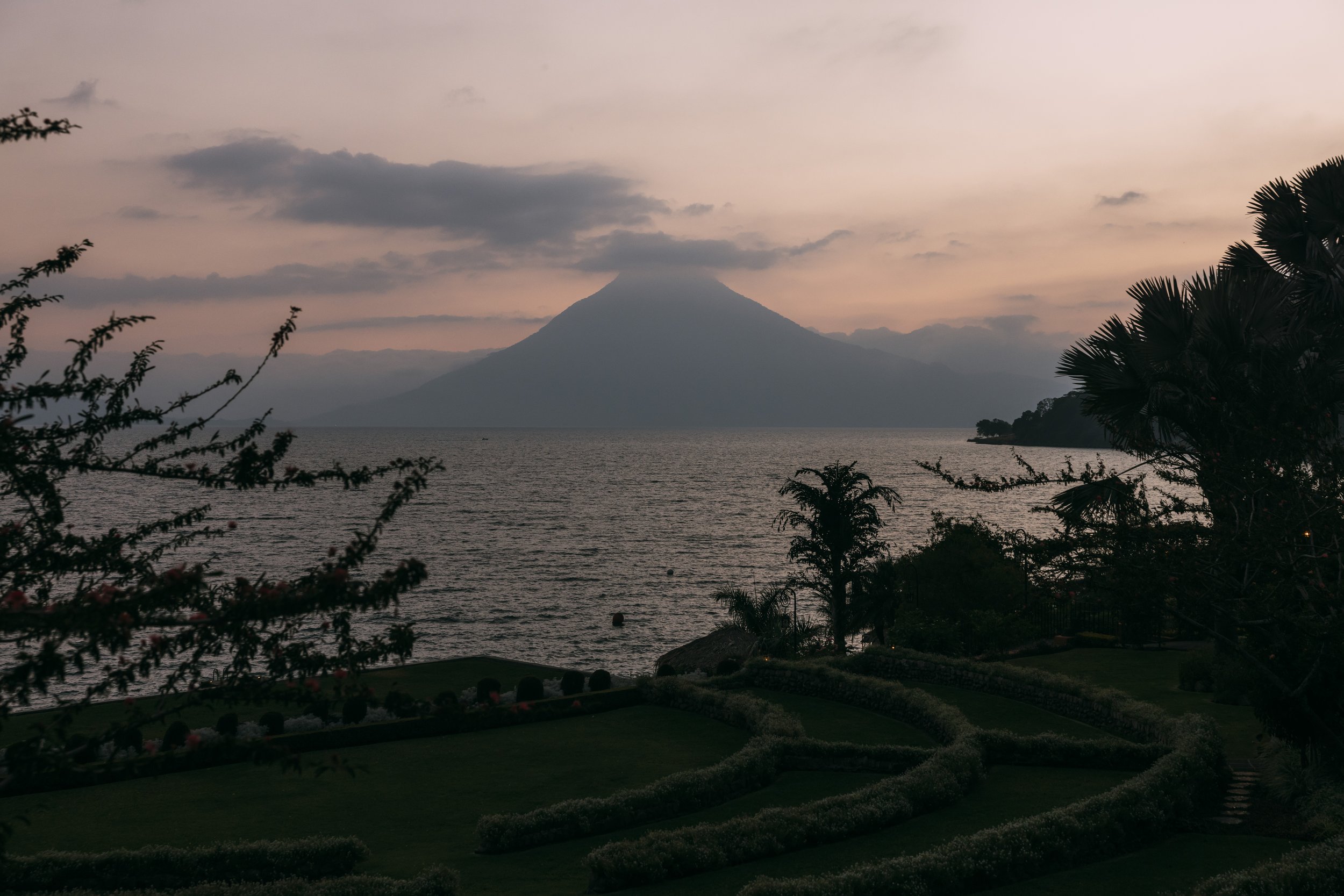 Flashpack_2025_Guatemala_Lake_Atitlan_Alina_Tsvor1217.jpg