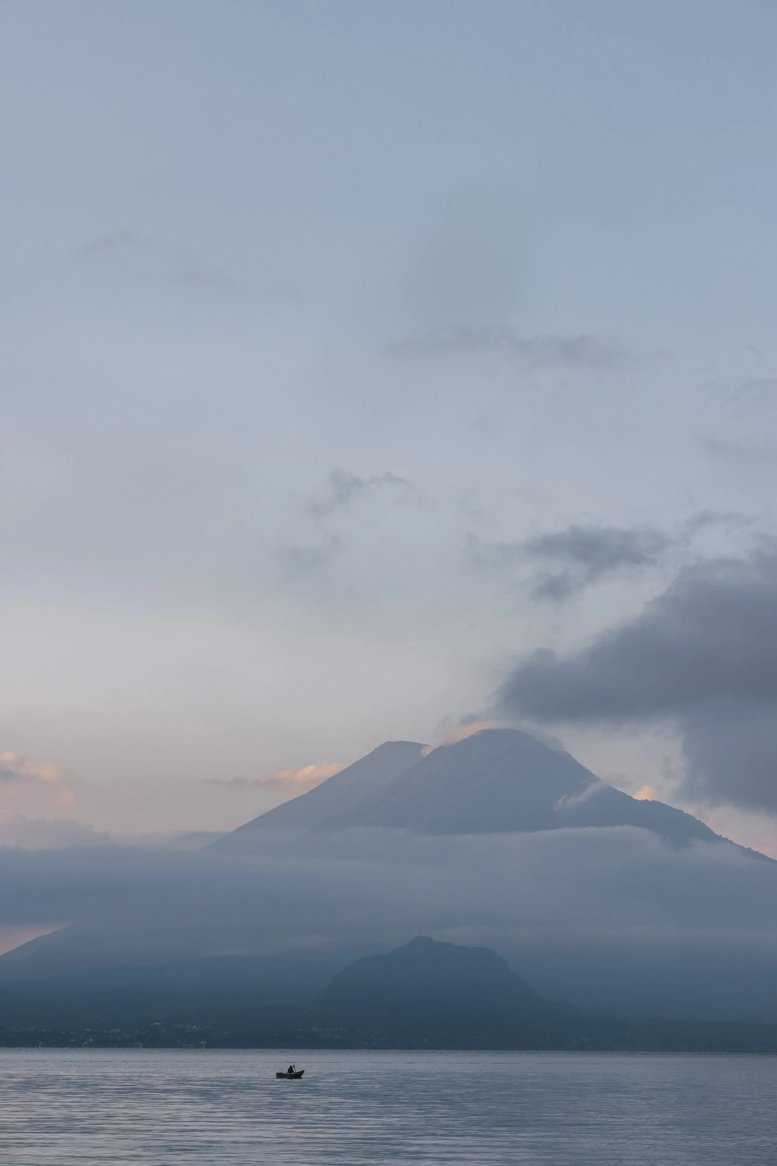 Flashpack_2025_Guatemala_Lake_Atitlan_Alina_Tsvor1548.jpg
