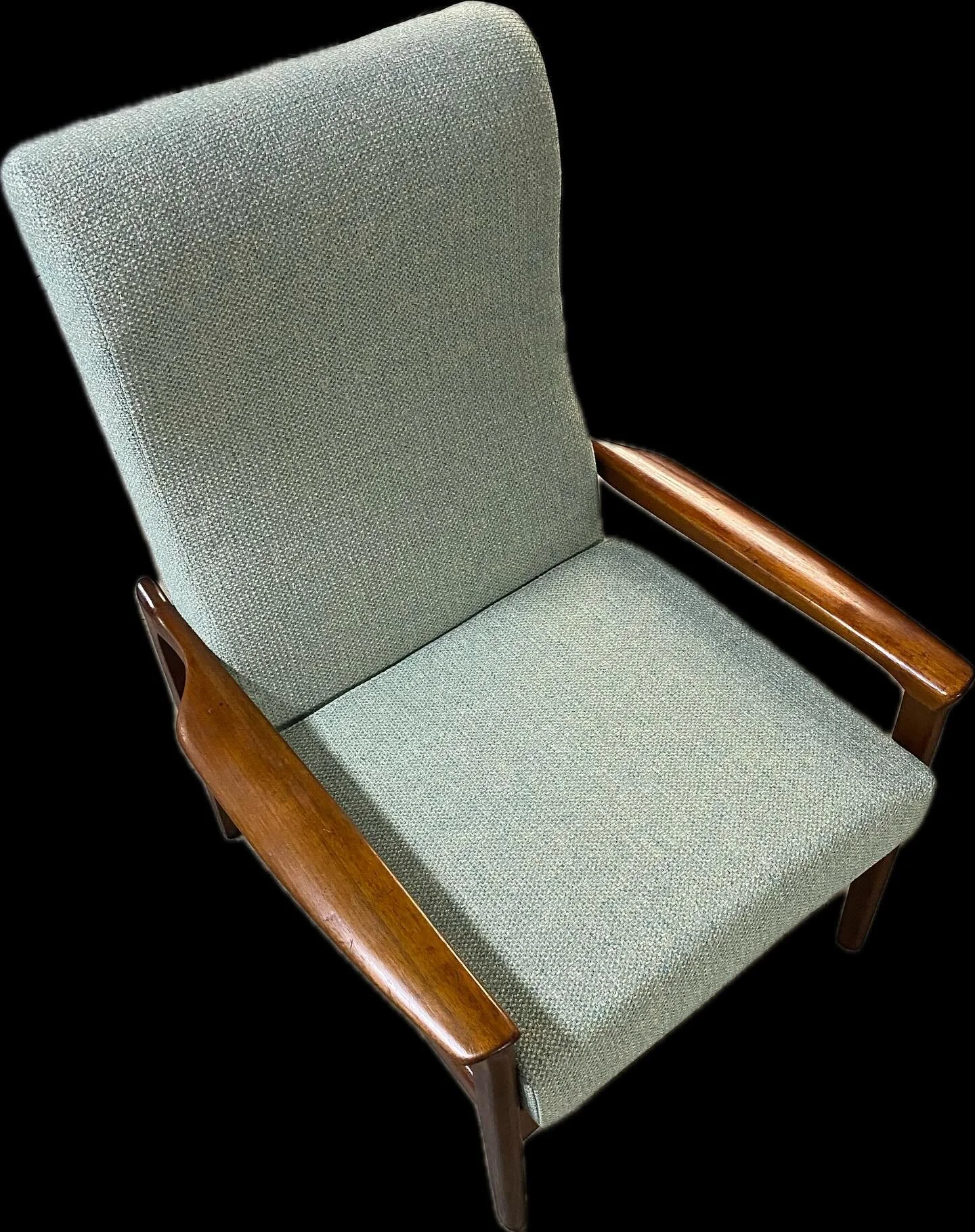 Mid Century Fler Chair

This freshly upholstered Fler TV chair has been given a new life in Warwick Akito &lsquo;Seafoam&rsquo; (think shallow ocean waves&hellip;.)
The soft greens work beautifully with the rich timber grain, it&rsquo;s super comfy t