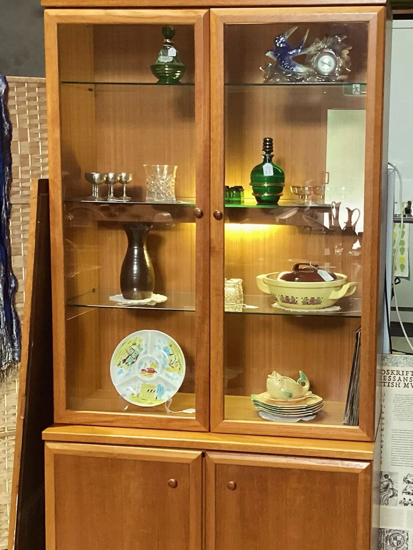 Parker Cabinet

Stylish cabinet with internal light for storage of vinyl/books/treasures

H: 190cm
W: 100cm
D: 45cm

$350

The Vault warehouse is closing soon so come on in and make us an offer. Open until 3pm today

#midcenturymodern #parkerfurnitur