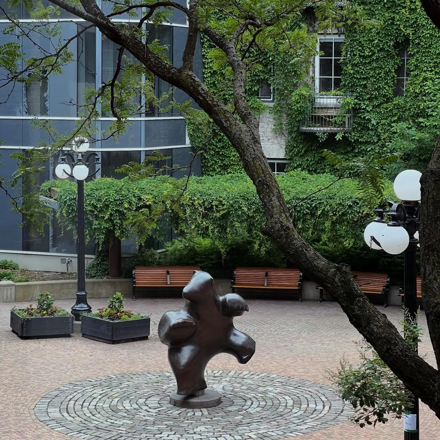 Tune in for episode 107🎙️

This is Kateryna&rsquo;s final time hosting and producing The Place of Sound, and it&rsquo;s also the start of a new chapter for the show. In this transition episode, the mic passes to our new host, Chloe Rahman (Charlie).