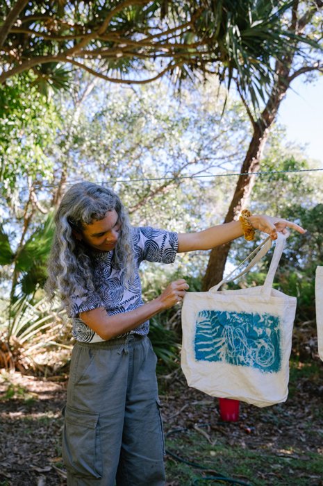 ArtsTrail-Renata-Elisa-with-cyanotype-bag-2026-Photo-Julie-Sisco.jpg