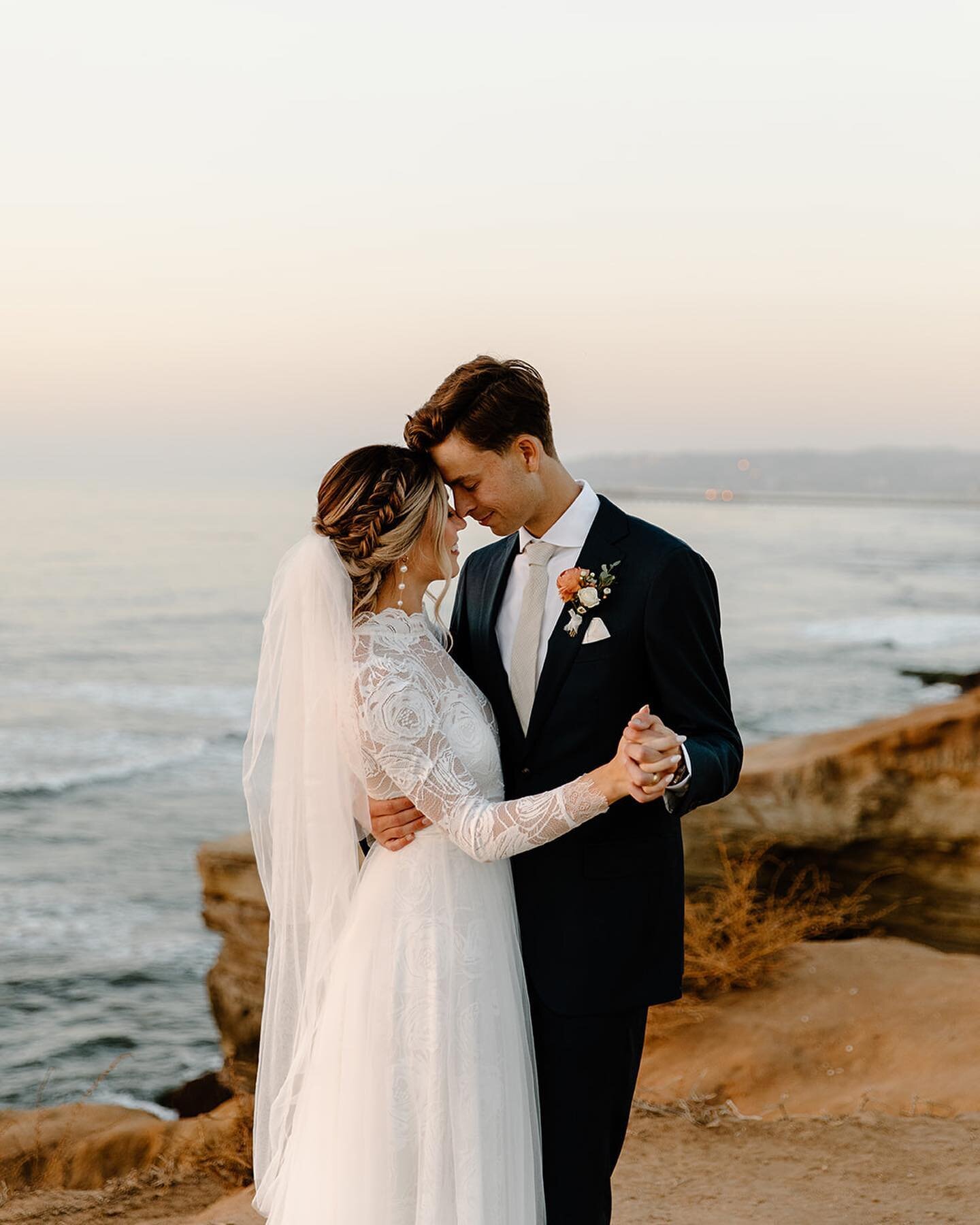A sweet elopement at Sunset Cliffs 🤍 
.
.
.
.
#sandiegobride #sandiegobridalhair #sandiegobridalhairstylist #sandiegowedding #socalbridal #bridalhairstylist #weddinghair #weddinghairstyles #bohoupdo #elopmentwedding #elopment #bohobride #bridalhair 