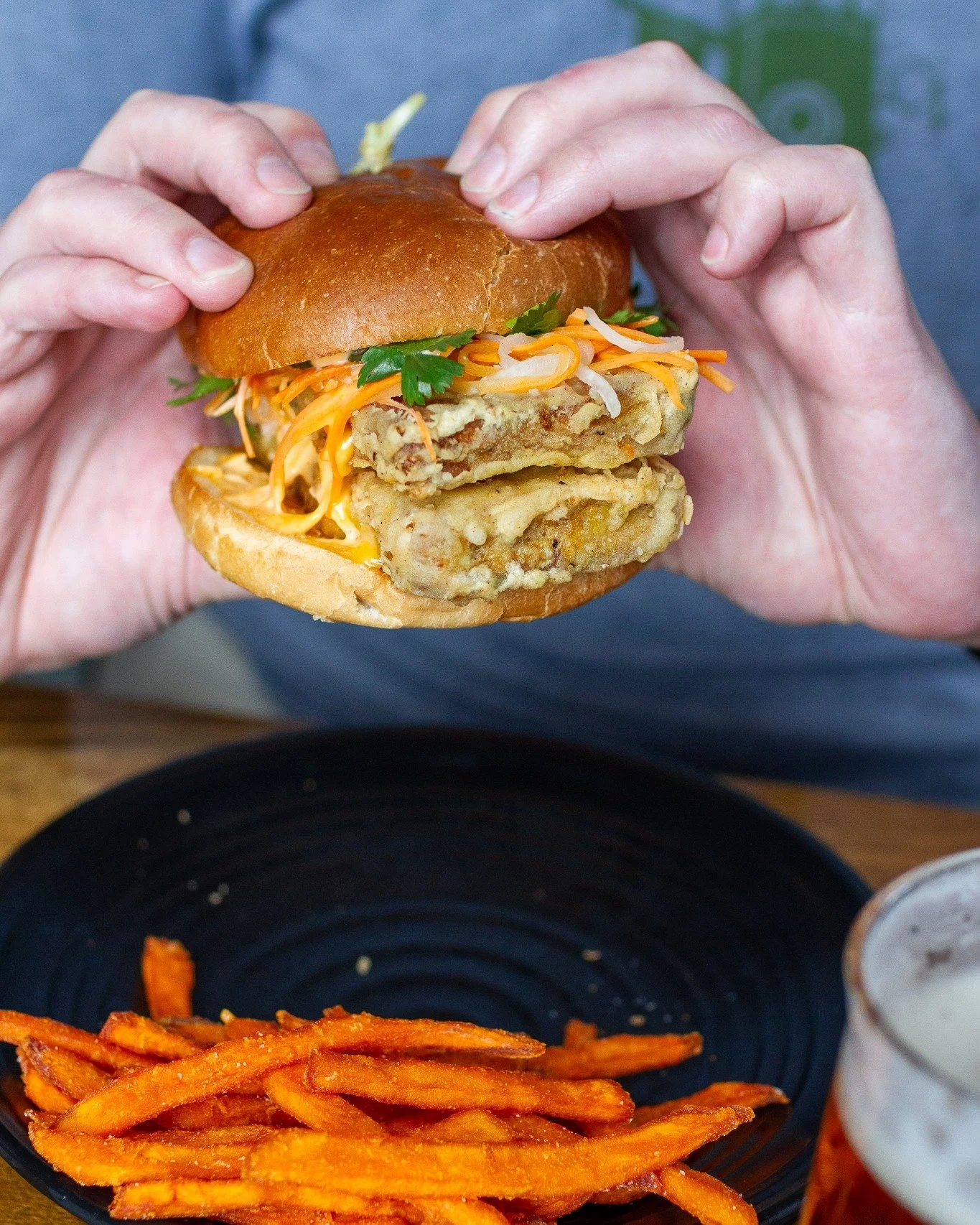 BEST TOFU SANDWICH IN THE DMV? WE THINK SO.

Think a tofu sandwich is just a backup option? Think again.
Our Crispy Tofu Sandwich is made with lemongrass-marinated tofu, fried until golden and crispy, then topped with creamy Sriracha mayo and tangy p