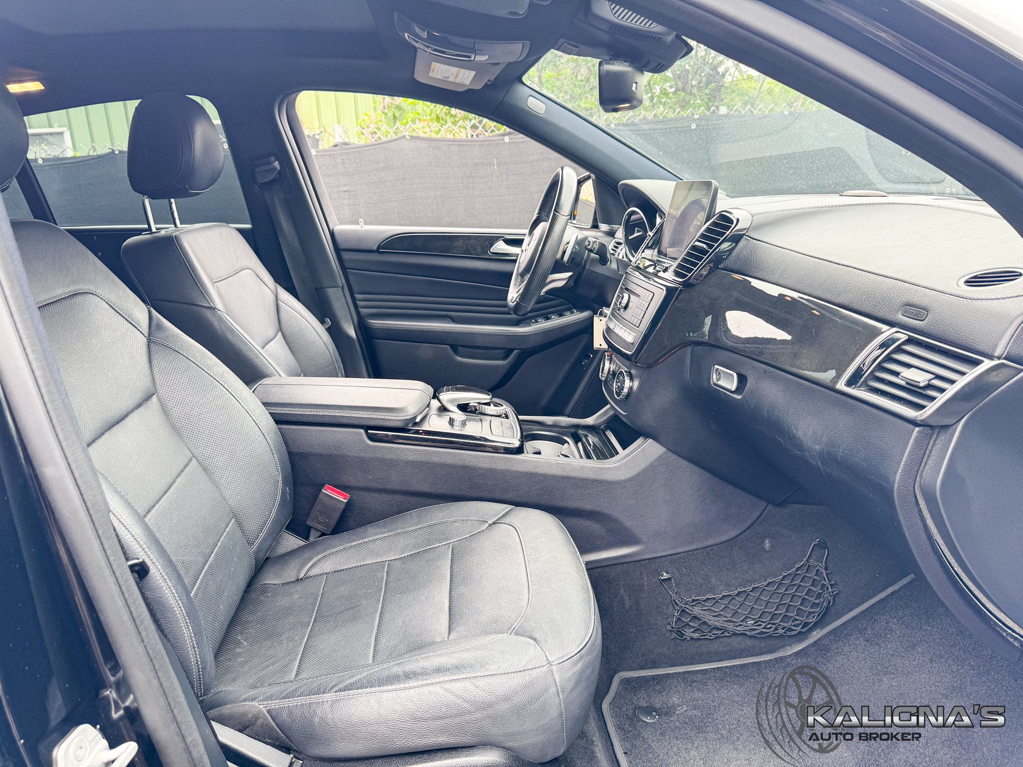 2017BlackGLE43Coupe-03.jpg