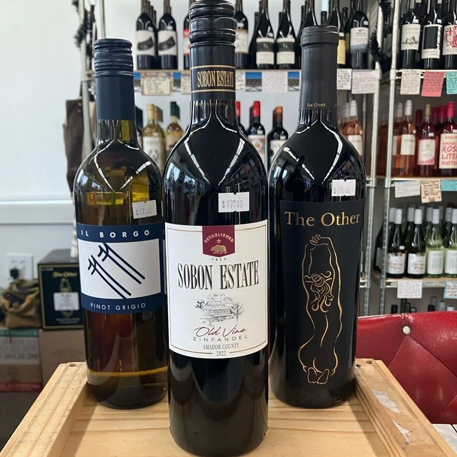 We have three new wines for you to taste those week at Wine Tasting with Clark! Come by and give them a try - and find your new favorite wine 🍷 
Wine tastings are every Thursday from 5-7:30pm. 
#winetasting #cornerpour #highlandpark #cornerstore #