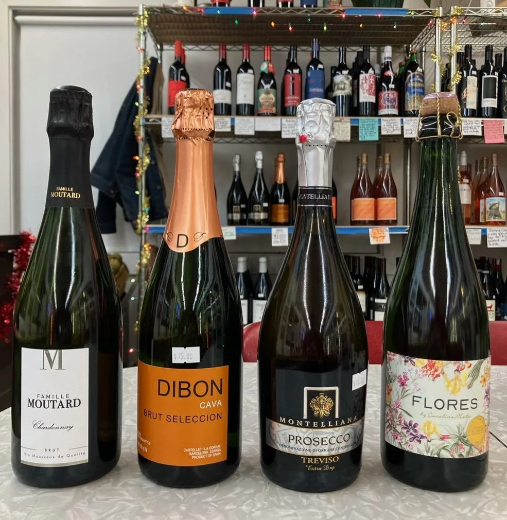 🍾 This week Clark&rsquo;s featuring four (!!) sparkling wines for your holiday celebrations 🫧 Come by, give them a try, and stock up for your festivities. 

Wine tastings are Thursdays from 5-7:30pm

#winetasting #bubbly #sparklingwines #brut #fest