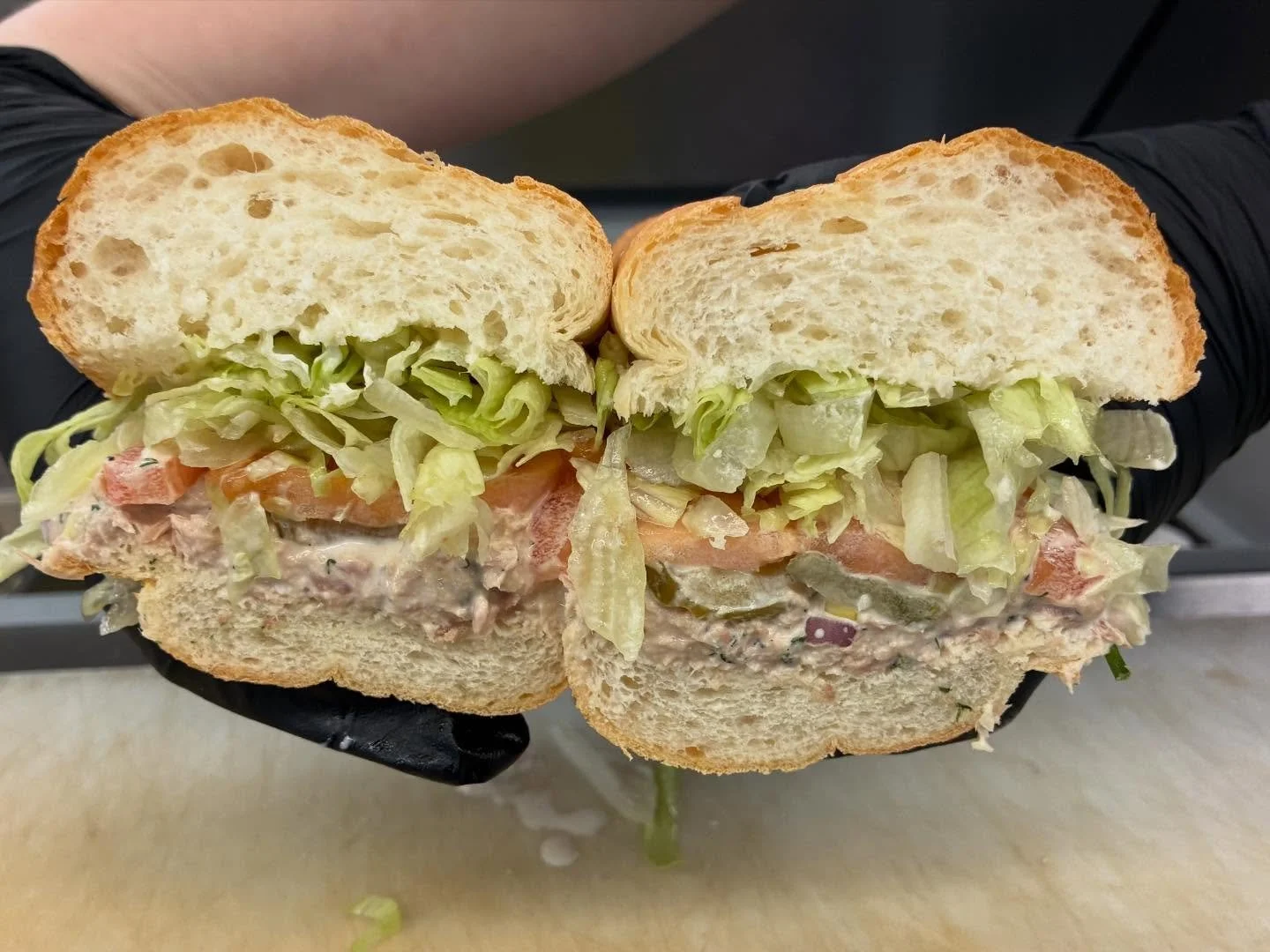 Tuna is back on the menu as our Winter Sandwich! Enjoy it cold on a soft bun with lettuce, tomatoes and pickles - or enjoy it all warm and toasty with cheddar on sourdough 🐟

Available now - order it online to save some time! And order it online wee