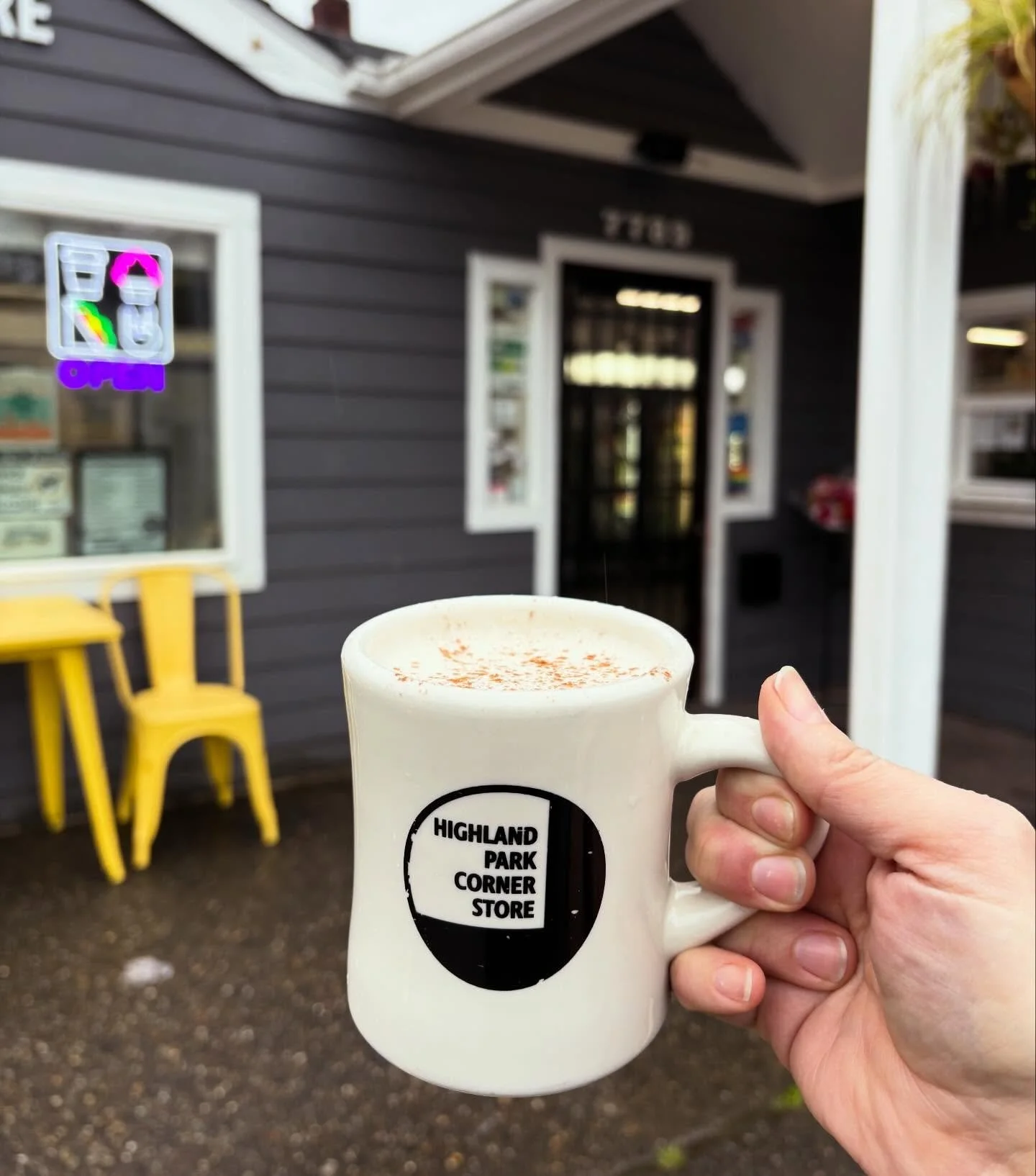 Happy Chai-day everyone! We made it through the week - and the winter! 🥂

#firstdayofspring #chaidayfriday #highlandpark #cornerstore #westseattle