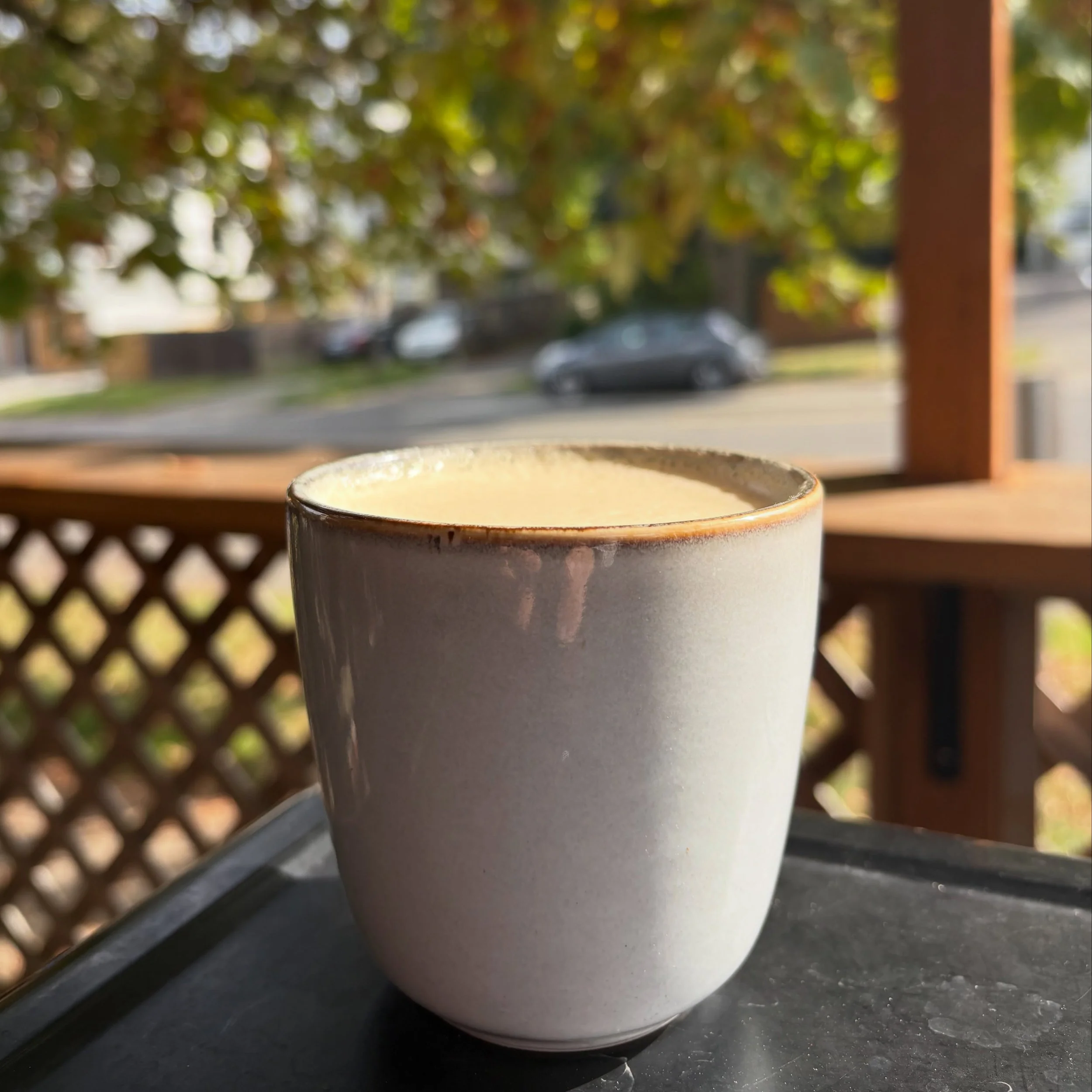 Apple Chai-der is back! Sweet and spicy, this blend of our house brewed chai and local apple cider is a perfect midday warm up on a crisp Fall day. 

#applechaider #highlandpark #coffeeshop #westseattle