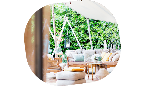 romantische en duurzame trouwlocatie met tuin, bohemian wedding vibes en ceremonieplek in de natuur. Perfect voor buiten trouwen, intiem huwelijk of all-in trouwfeest met stretchtent, foodtruck en dansfeest buiten.