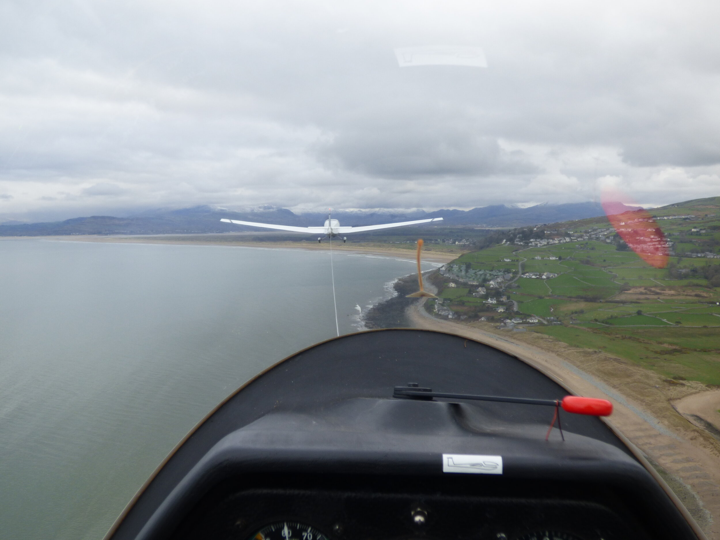 Aerotowing over the sea from Llanbedr