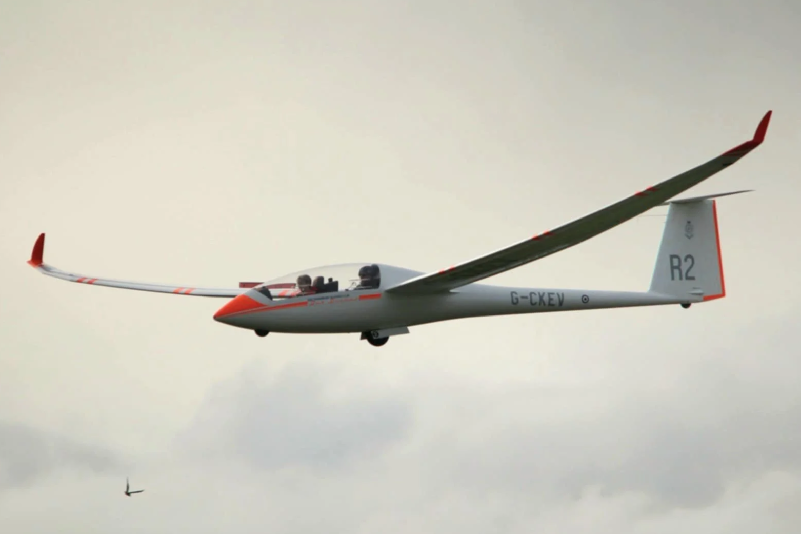 Duo Discus (R2/G-CKEV) - Advanced two seater glider used for cross country training, frequently taken on expeditions and to competitions
