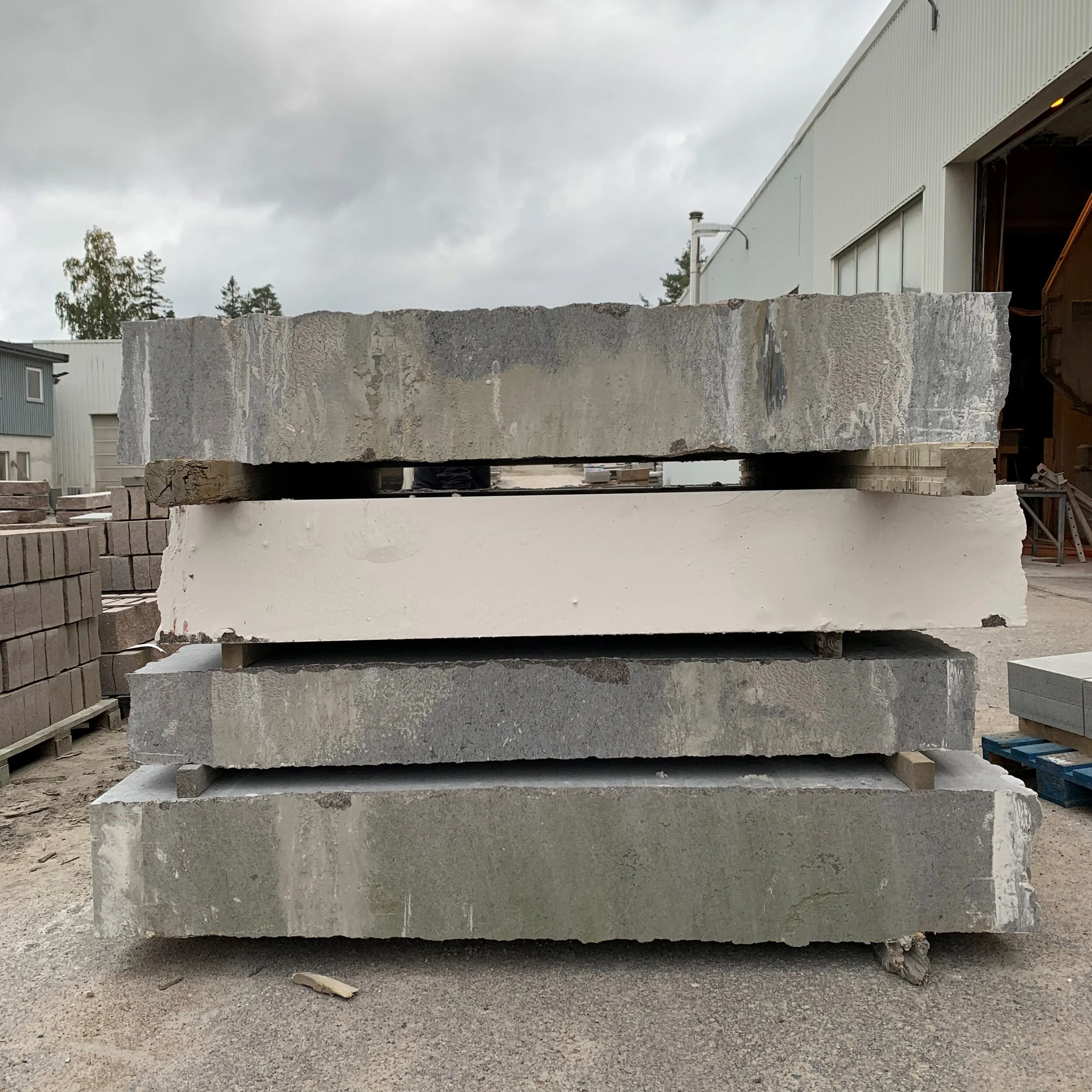 Visit to Naturstenskompaniet to oversee stonework for the National Memorial at Utøyakaia