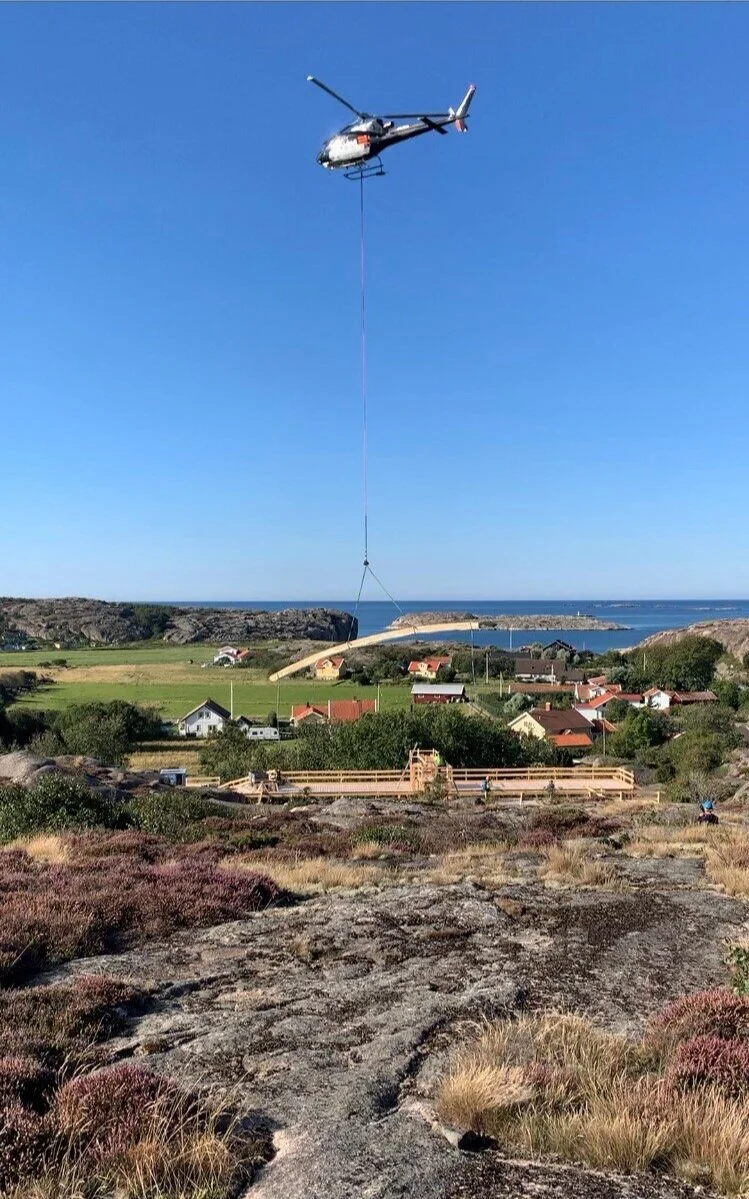 Installing glue-lam arches for House at Hamburgö