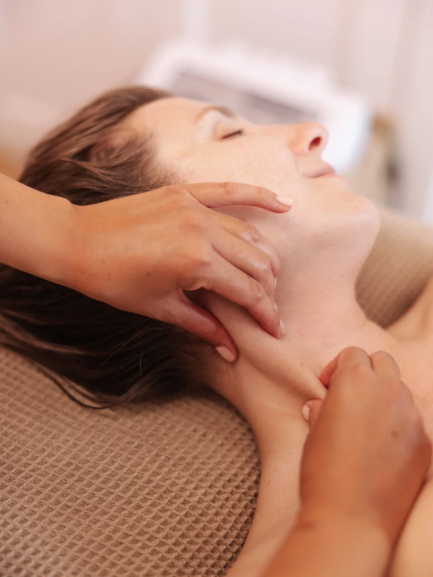 Can a facial be more than just skin deep?

✨ Bodywork 
✨ Nervous system regulation 
✨ Breathwork &amp; guided stillness 
✨ Deep muscle &amp; diaphragm release 
✨ Facial muscle activation 
✨ Medical-grade actives 
✨ Long-term skin support &amp; real, 