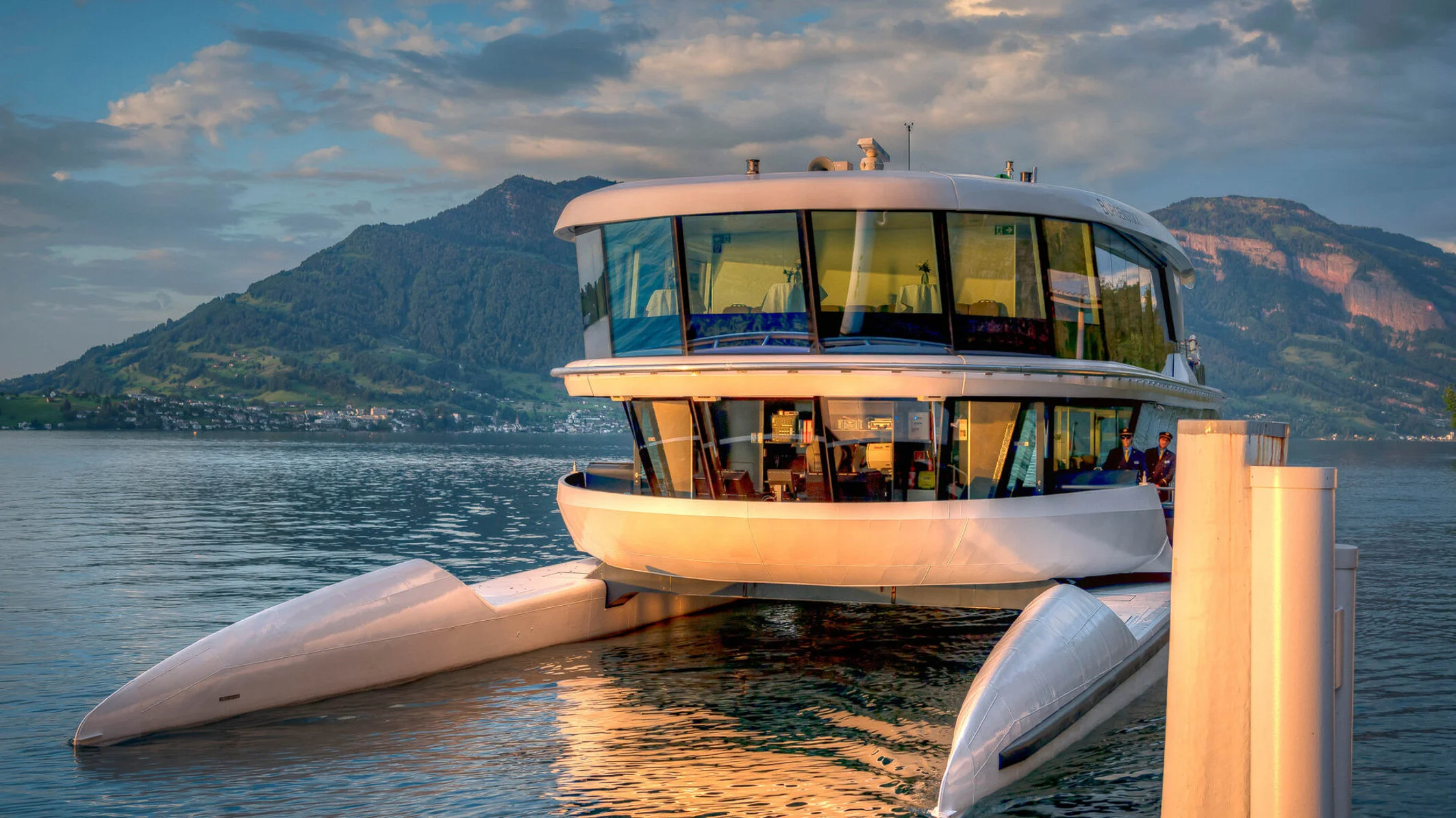 csm_Motorschiff_Buergenstock_Abendstimmung_dc03a39c8c_Pano_Rotzloch.jpg
