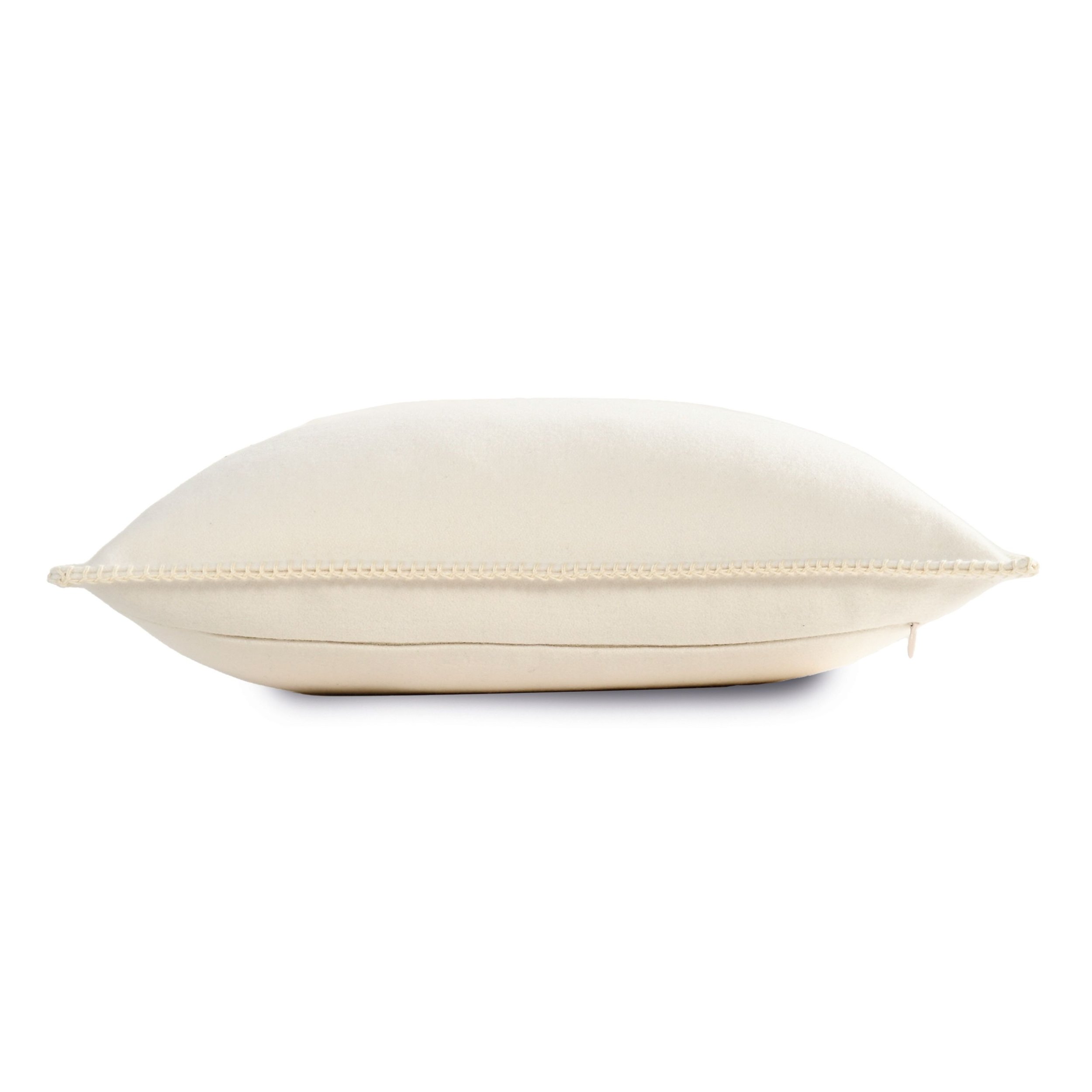 Side view of the Maison Casamance Arthur's Seat Vanille cushion showing the blanket stitch edge