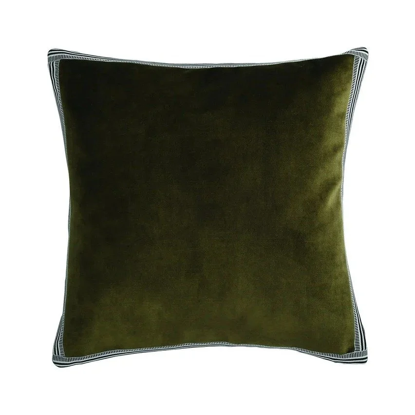 Manade Cushion – Vert Olive