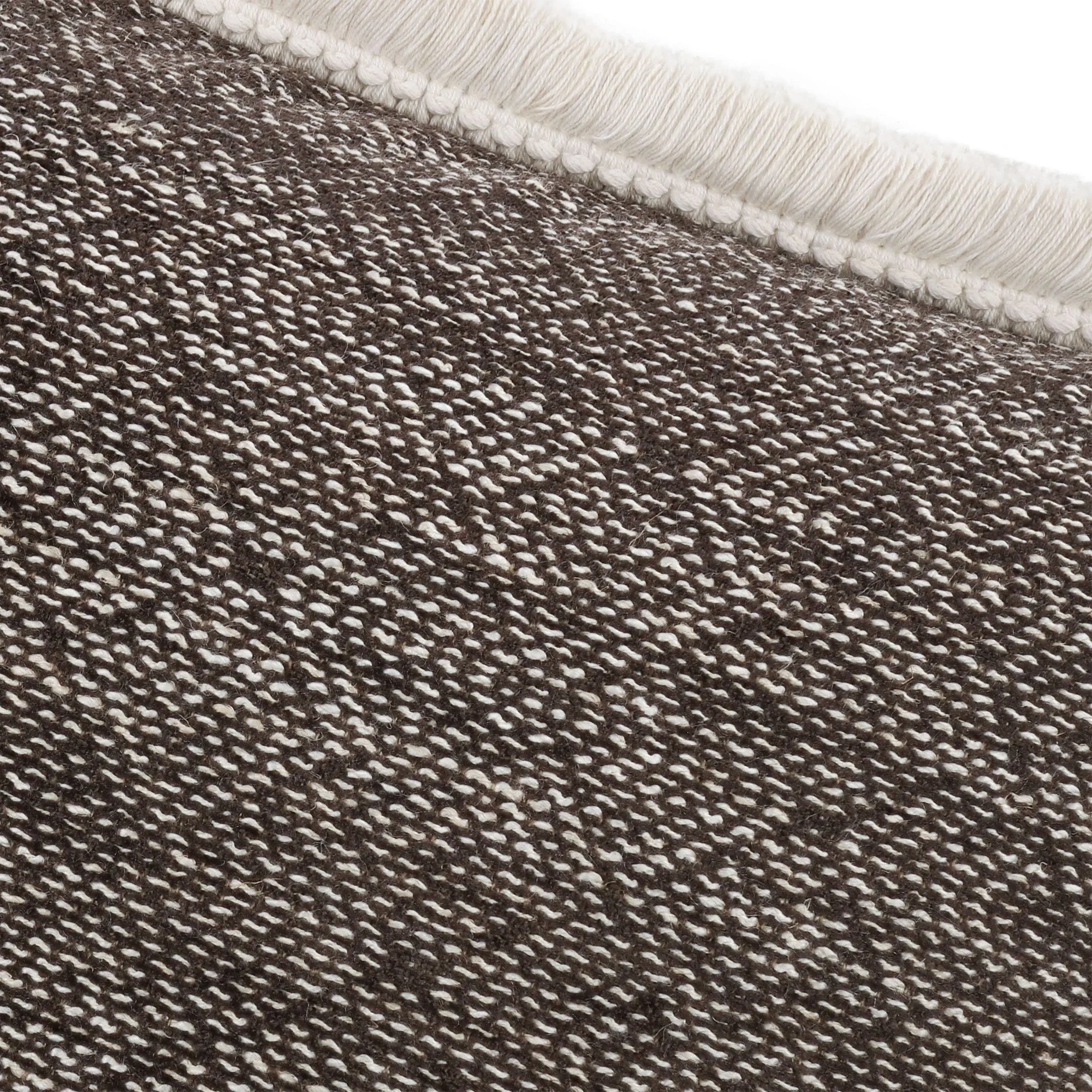 Villa Nova Akalu Pepper cushion, 40 × 40 cm, close-up of the fabric
