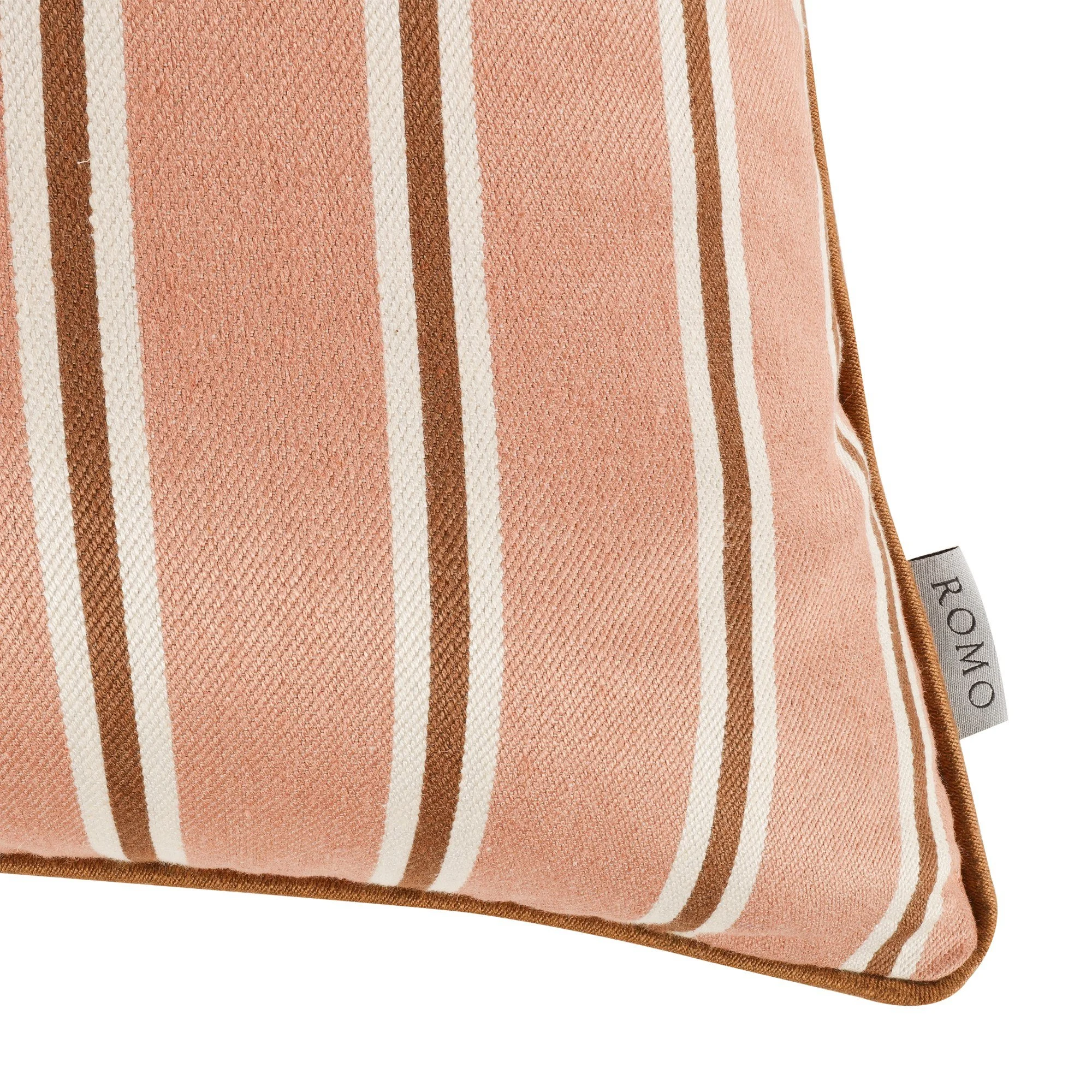 Romo Tiva Tuscan Pink cushion, 50 × 50 cm, corner detail