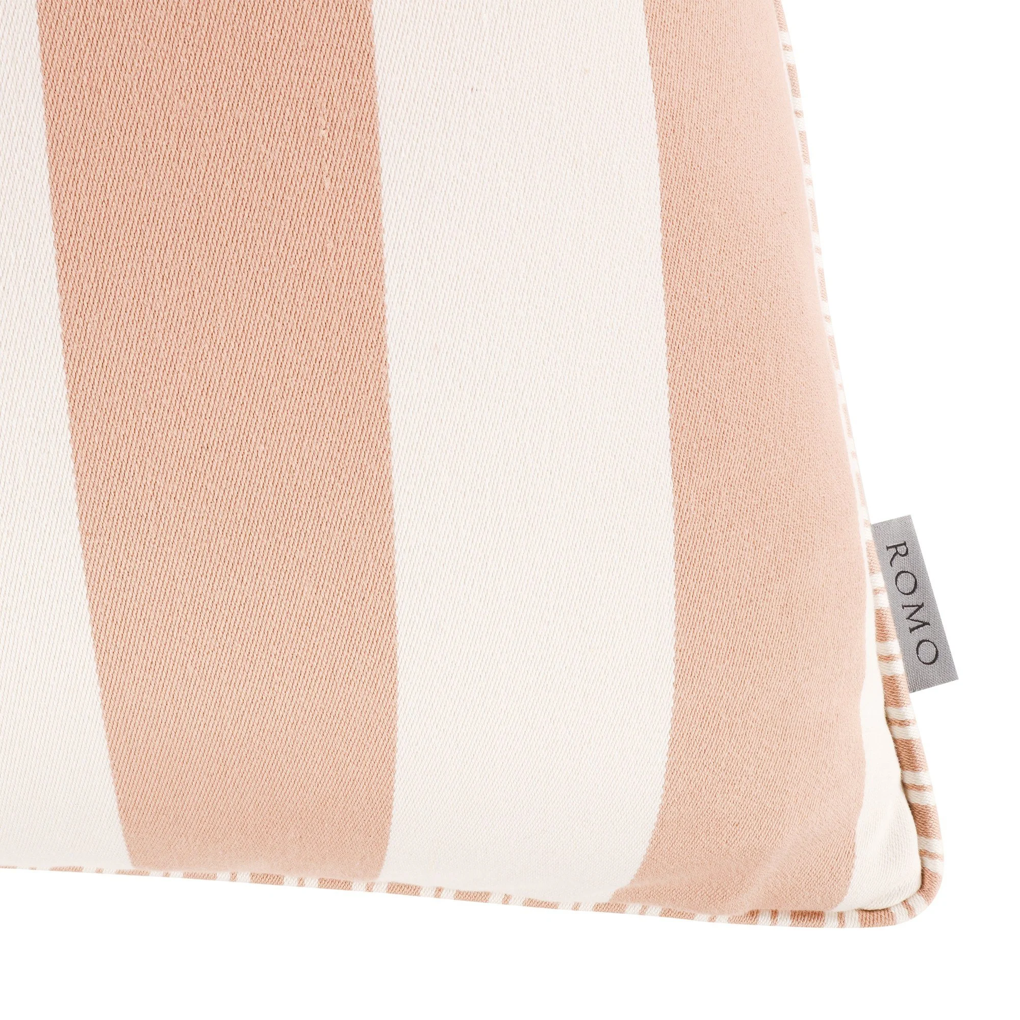Romo Aron Tuscan Pink cushion, 50 × 50 cm, corner detail