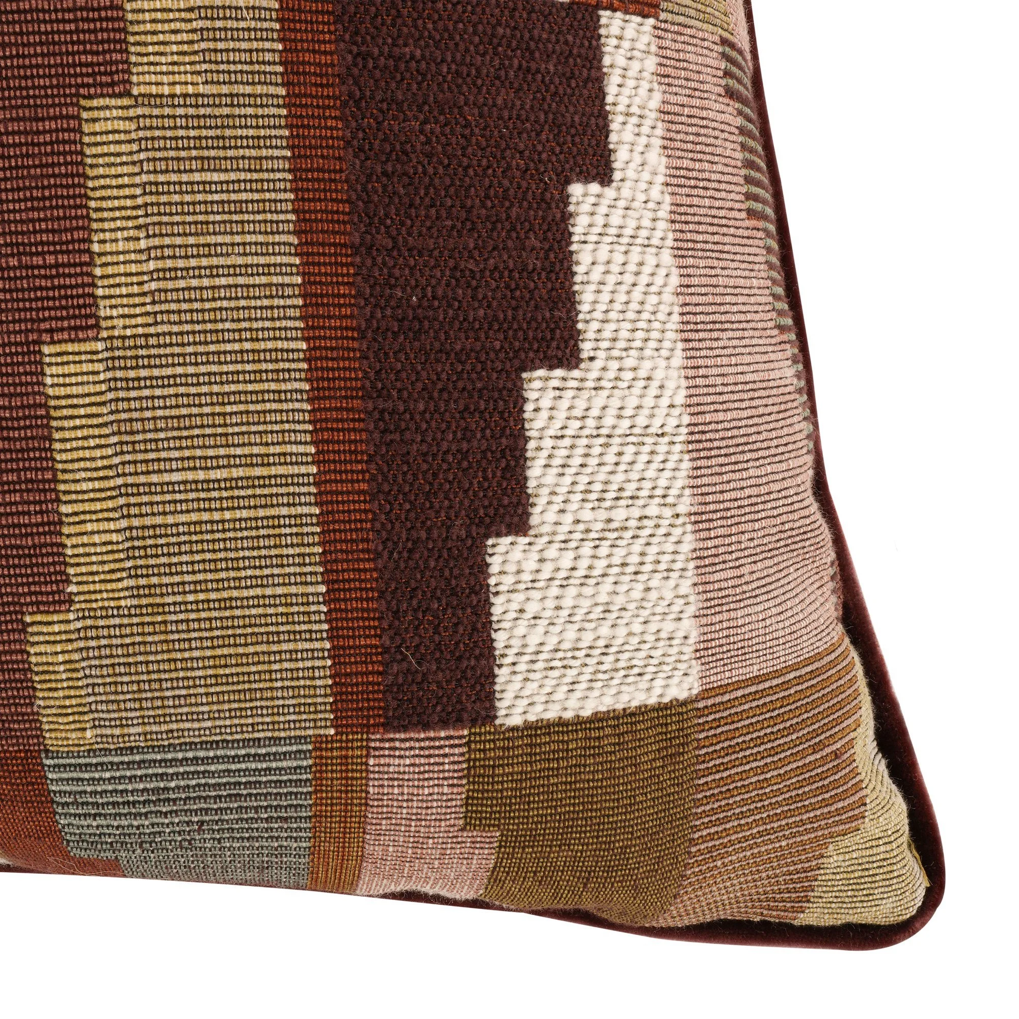 Romo Zamari Maple cushion, 55 × 55 cm, corner detail