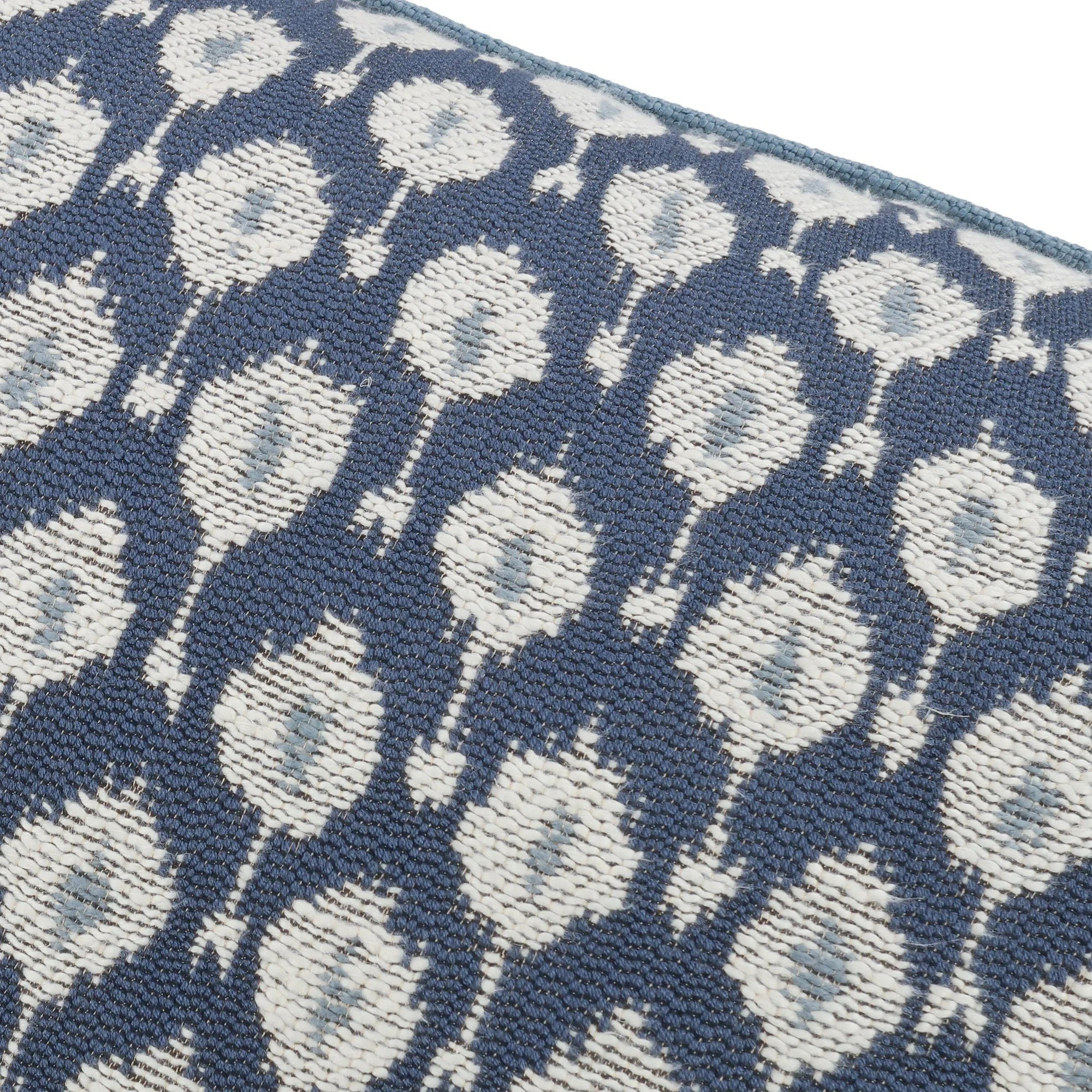 Romo Otillo Navy cushion, 60 × 40 cm, close-up of the fabric