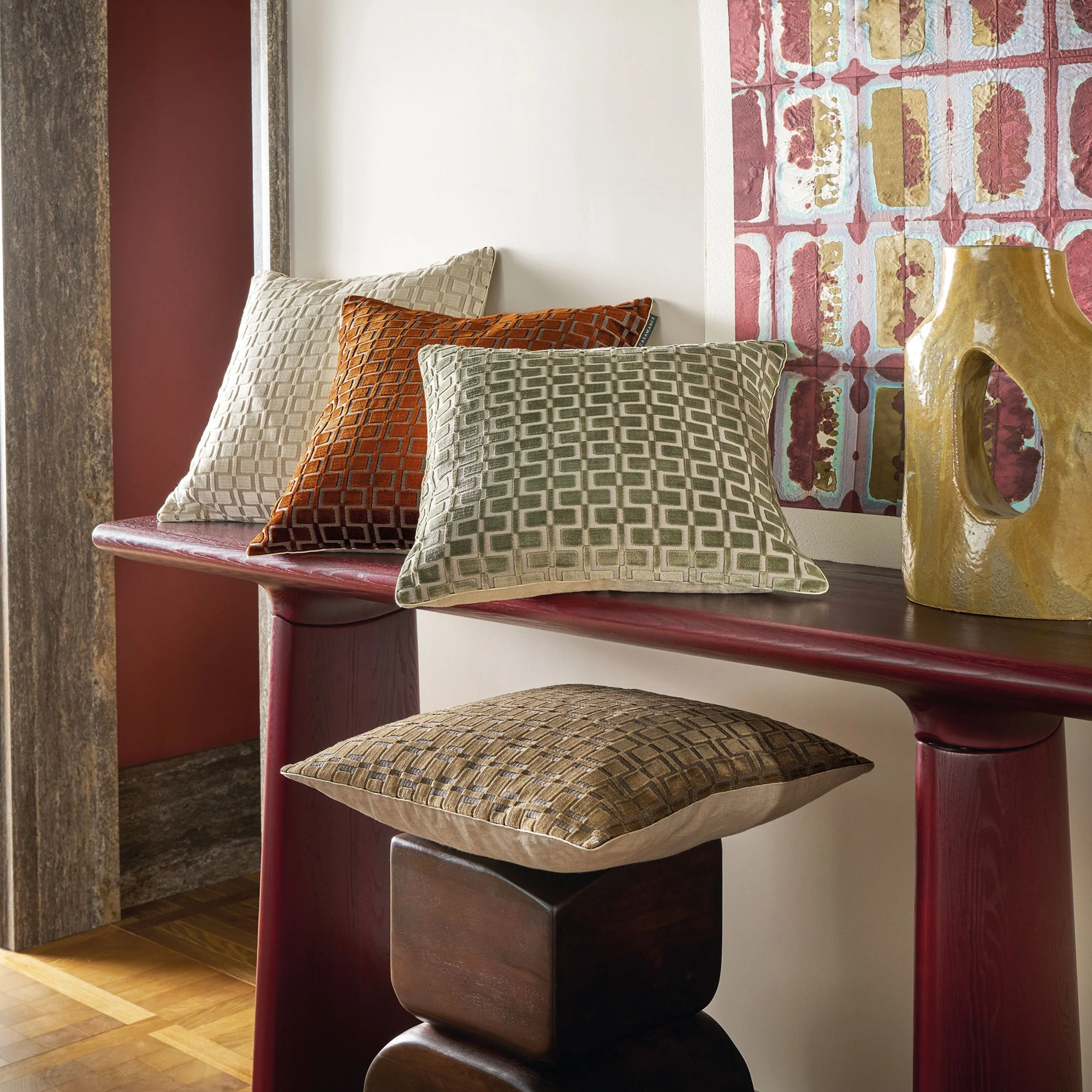 Art Deco-inspired velvet jacquard Analogie group photo