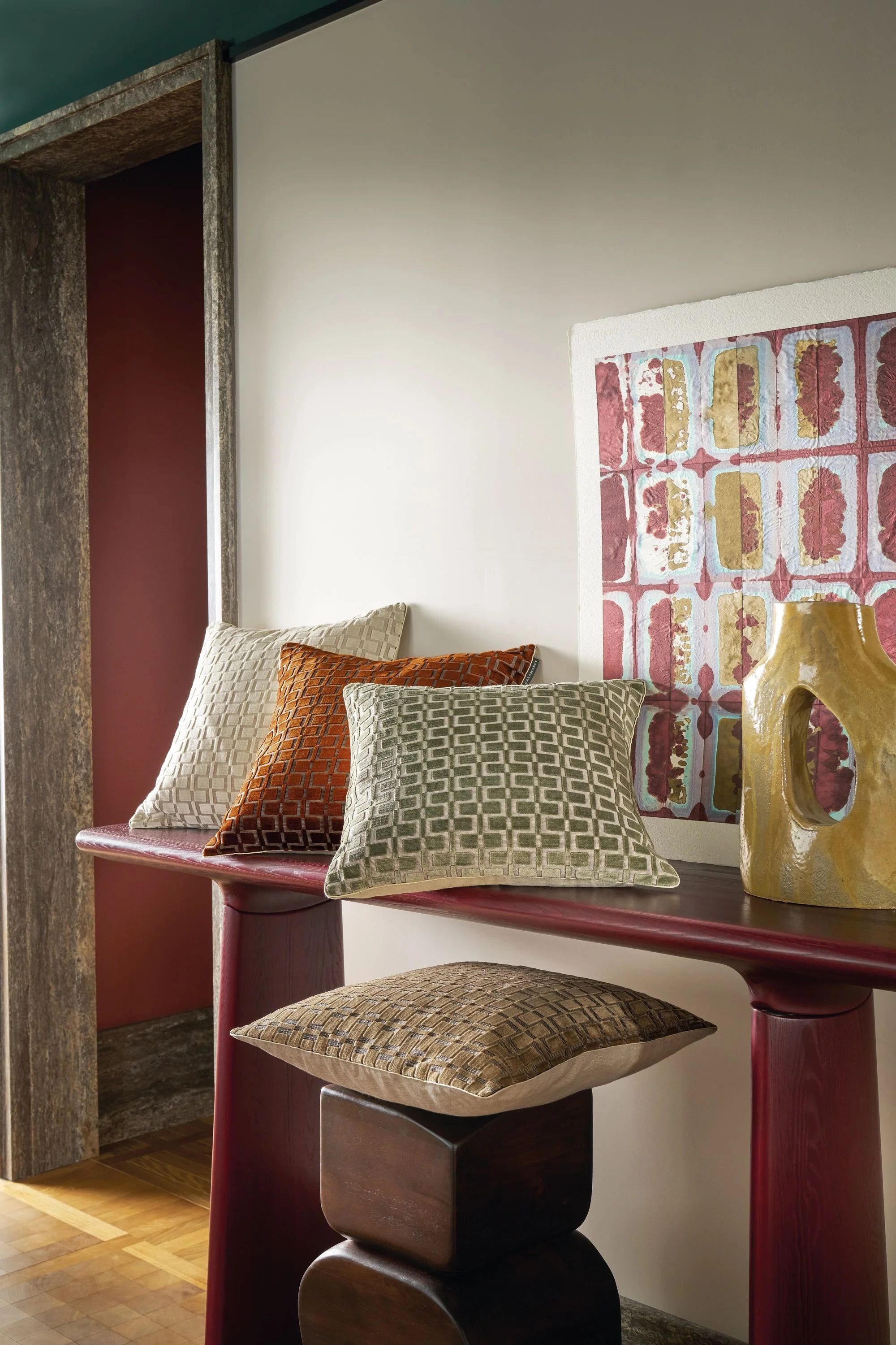 Art Deco-inspired velvet jacquard Analogie group photo