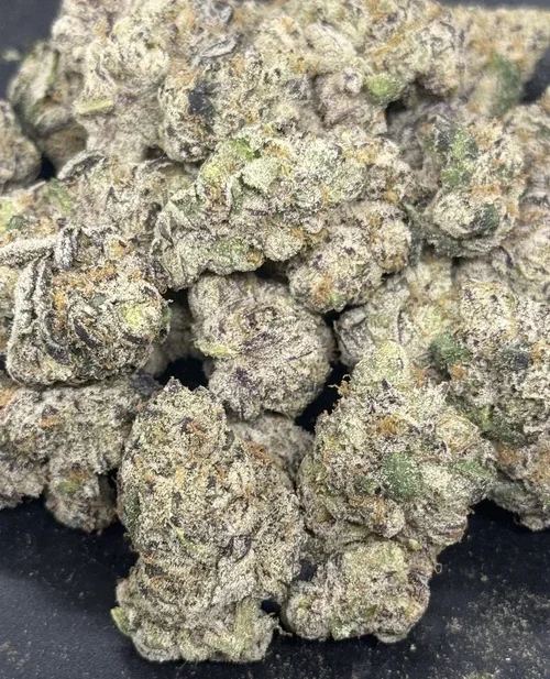 Strawberry Wedding Cake - Indica 210$ oz