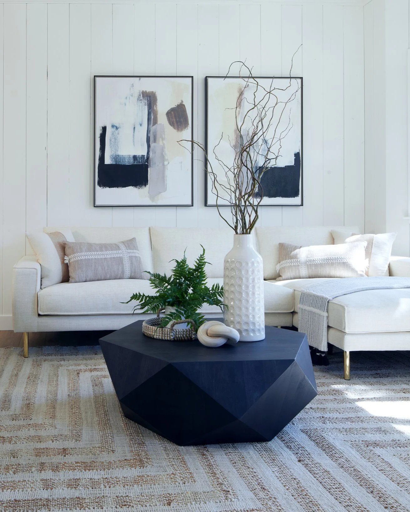 Neutrals + charcoal + unique textures and shapes add up to a living space that feels both effortless and stylish at the same time 🤍 #EmilyLaMarqueDesign⁠
⁠
Photography by odouglas50⁠
⁠
#pasadenainteriordesign #pasadenainteriordesigner #pasadenahomer