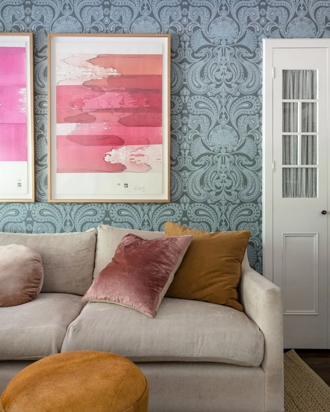 When it comes to interior decor and life, color, pattern and texture are everything 🩷💙💜 Elevate your spaces by incorporating complementary hues&hellip;and plenty of them! #EmilyLaMarqueDesign⁠
⁠
Photography by @charlotteleaphotography⁠
Styling by 