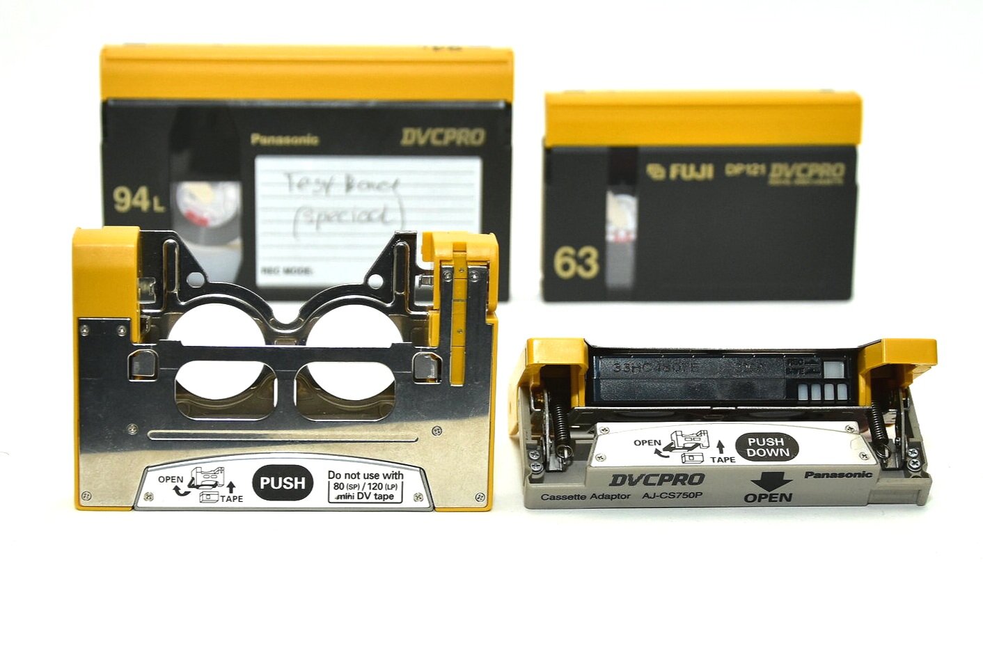 DVCPRO video cassettes laten digitaliseren — AV Works - video & audio gedigitaliseerd